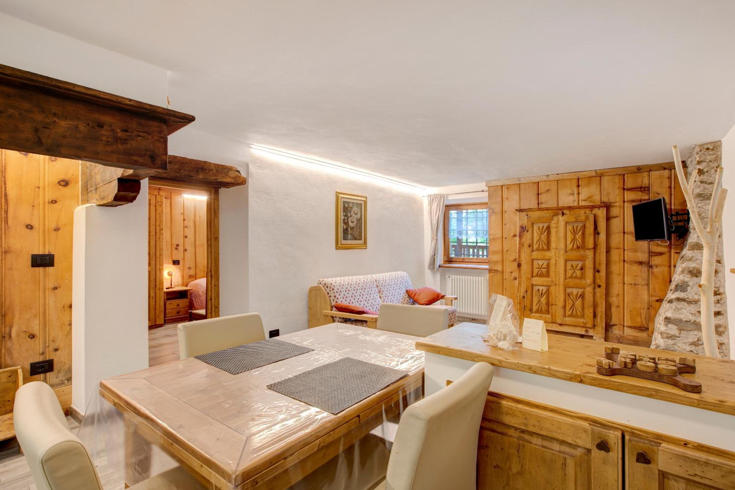 Superior One-Bedroom Apartment with Balcony
