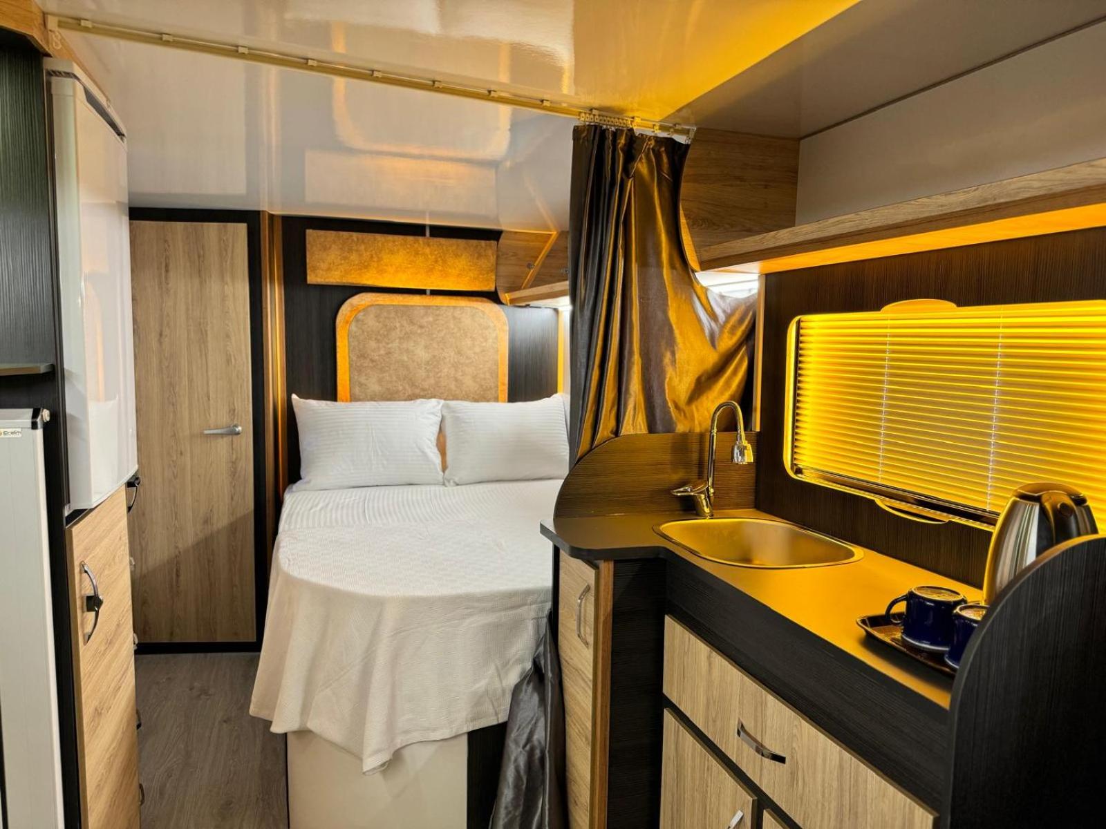 Caravan photo 3
