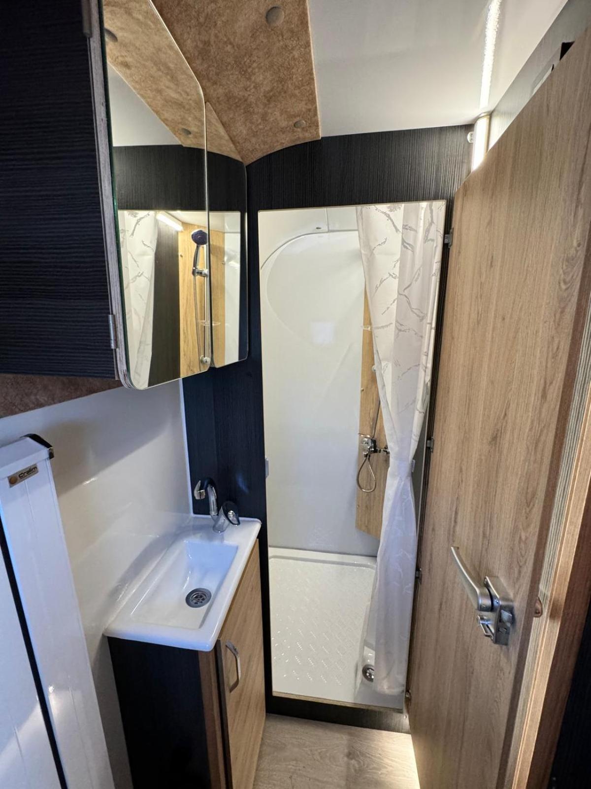 Caravan photo 2