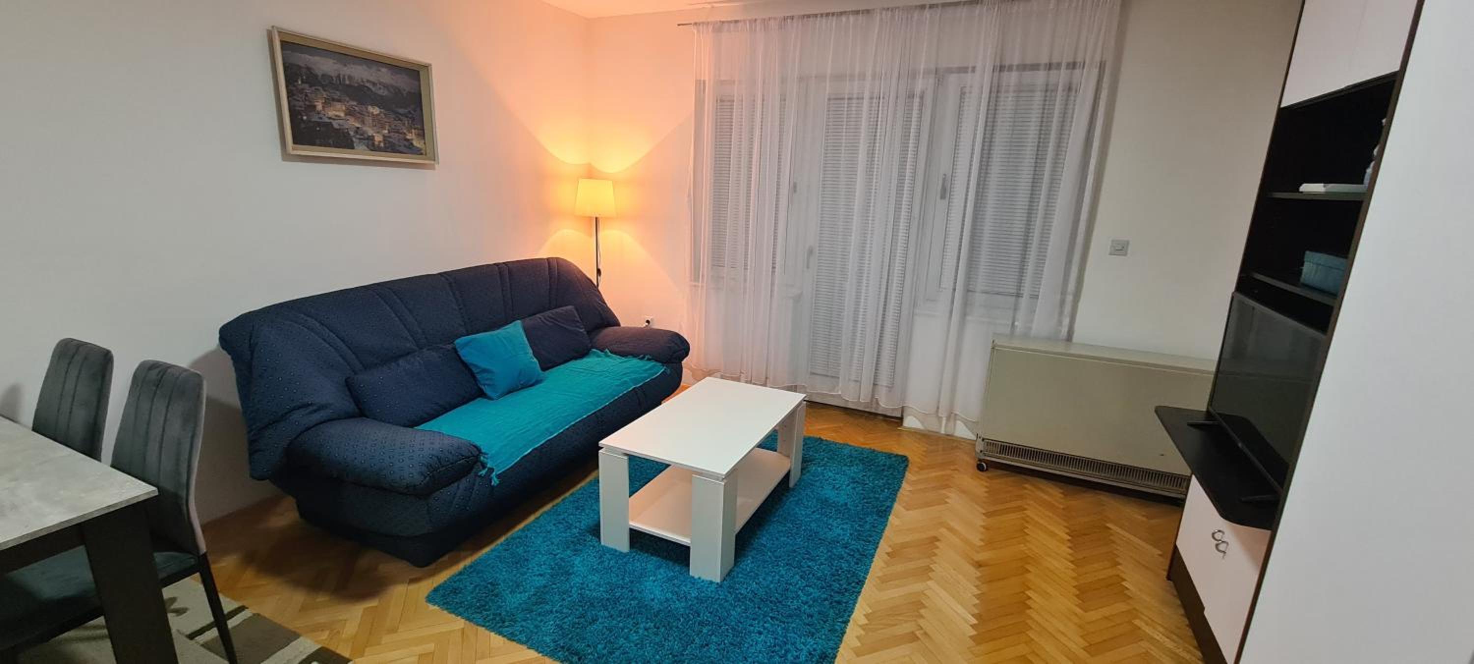One-Bedroom Apartment photo 1