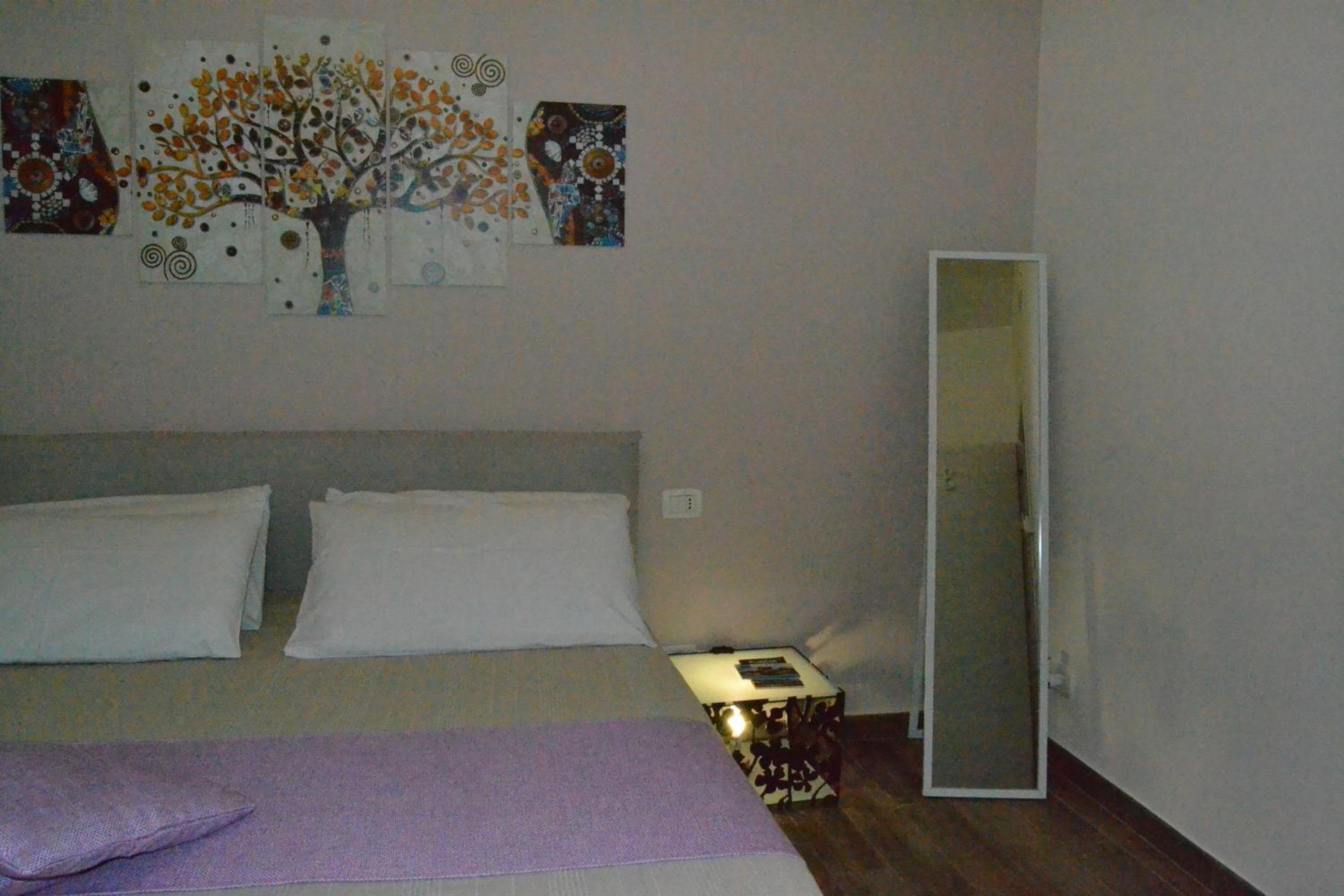 Deluxe King Room - Photo 16