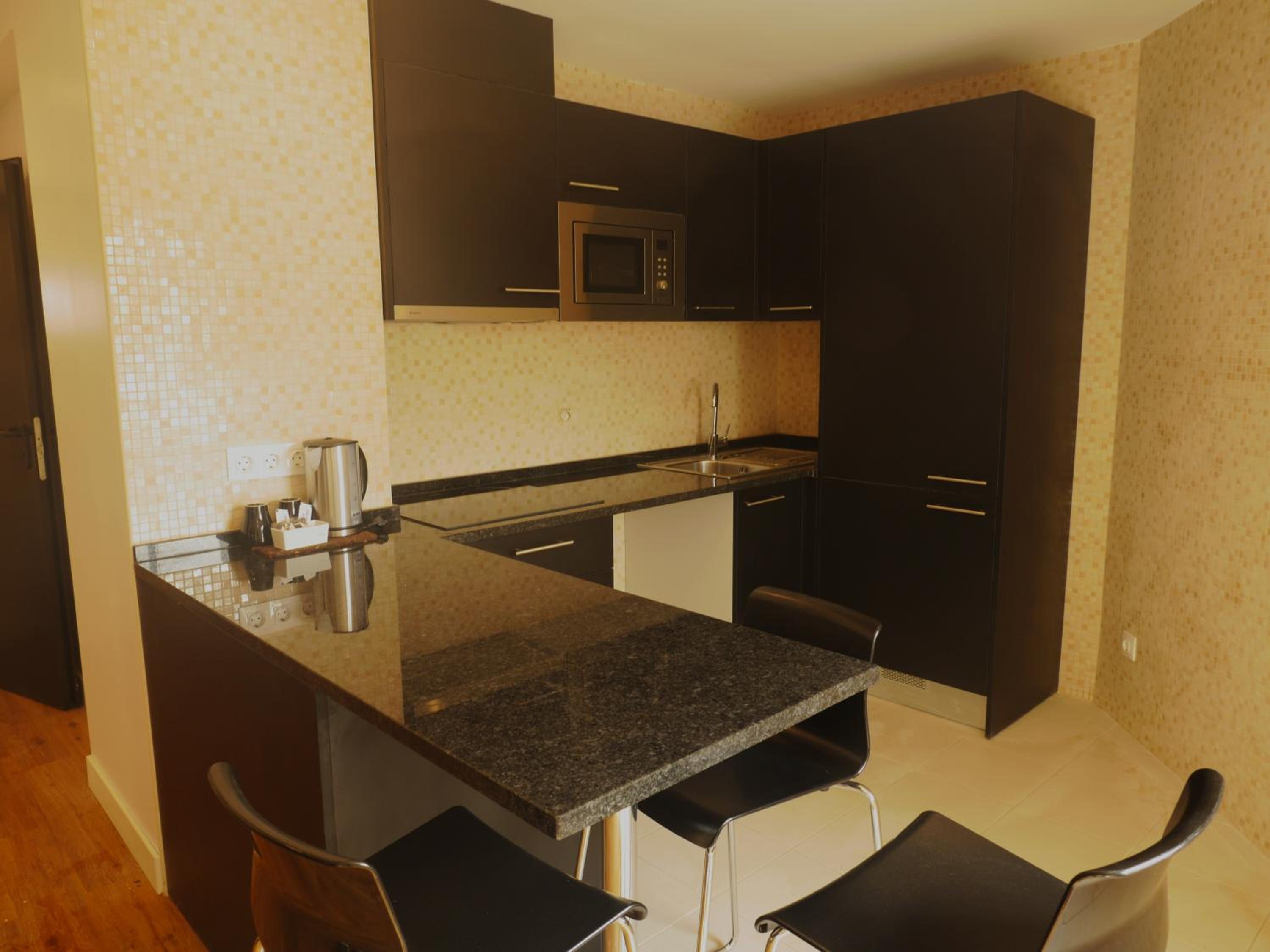 One-Bedroom Apartment (3 Adults) thumbnail 5