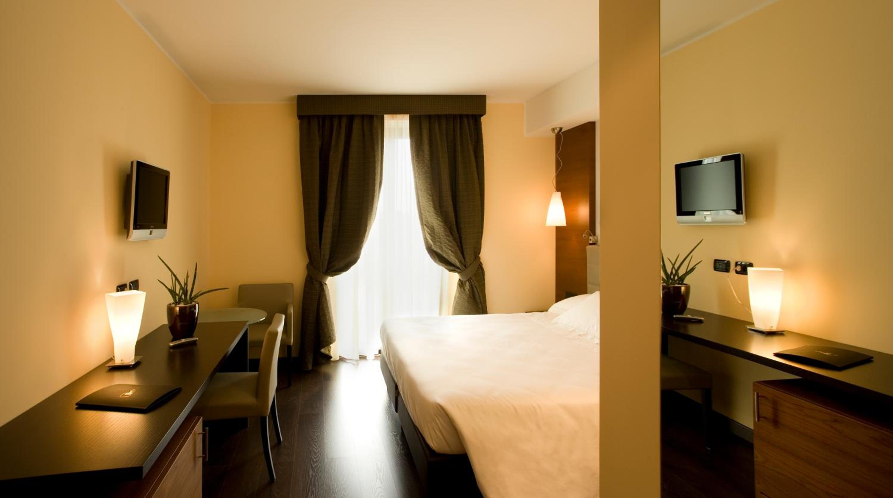 Double Room - Photo 3