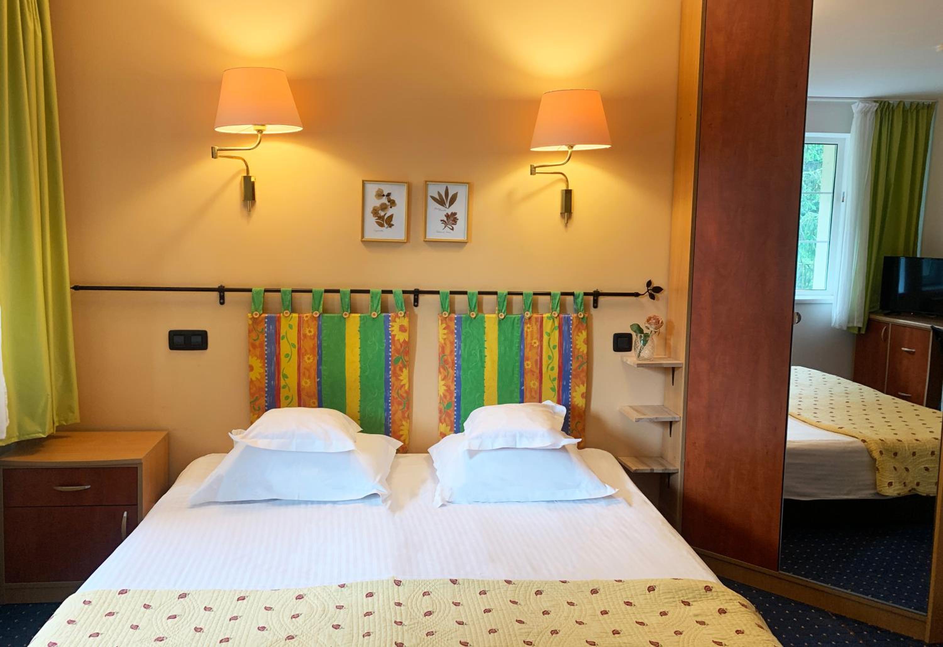 Double Room with Private Bathroom photo 2