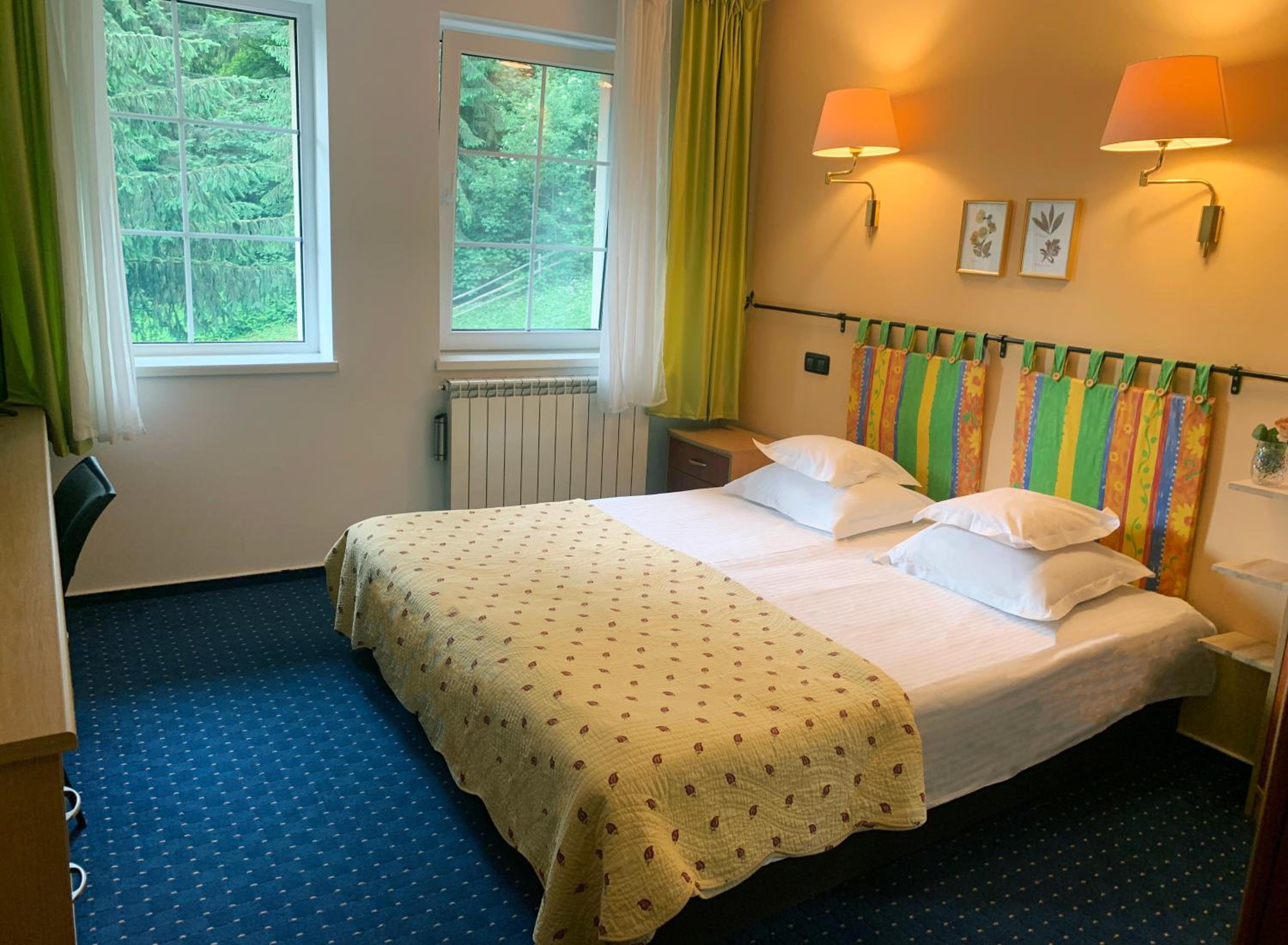 Double Room with Private Bathroom photo 1