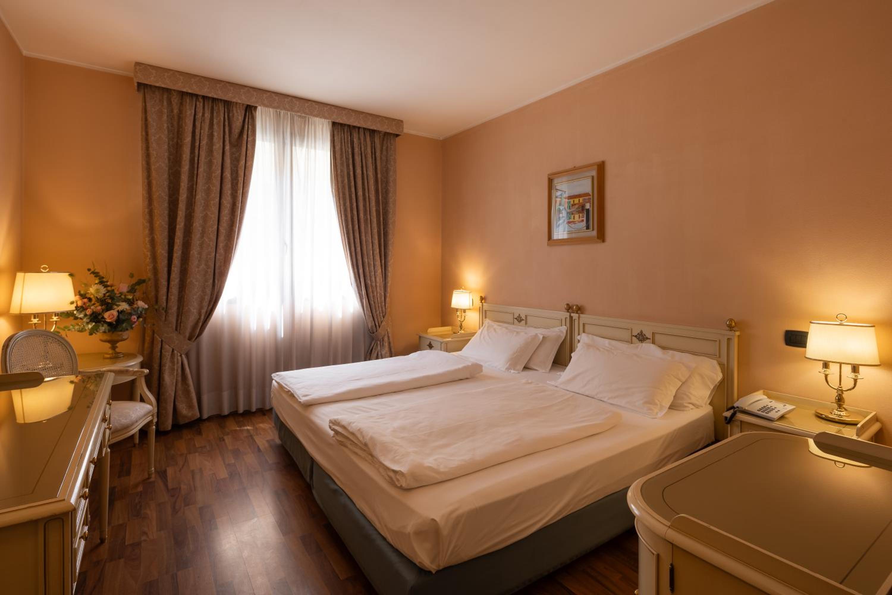 Deluxe Double Room - Photo 1