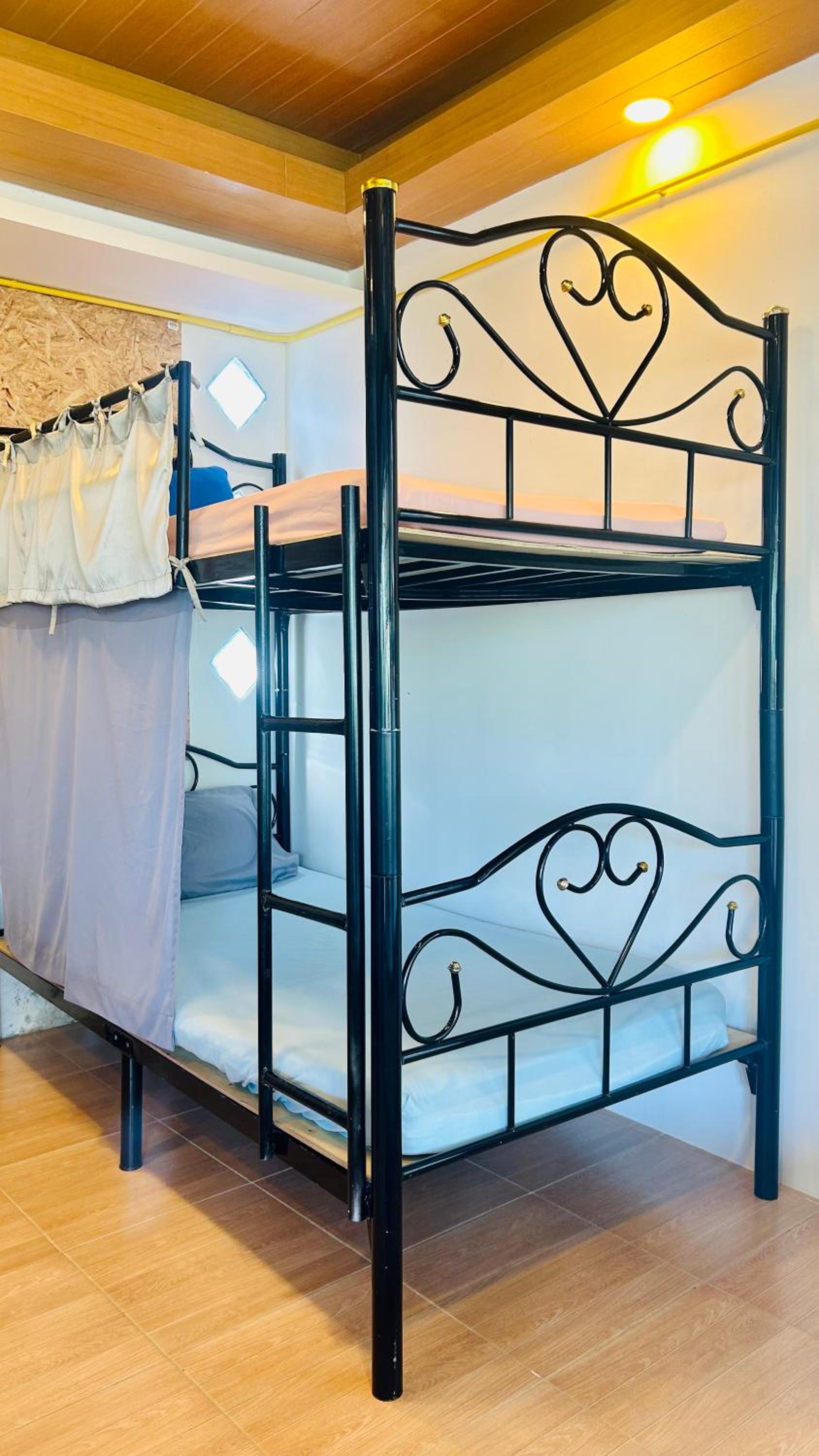 Bed in 4-Bed Dormitory Room photo 3