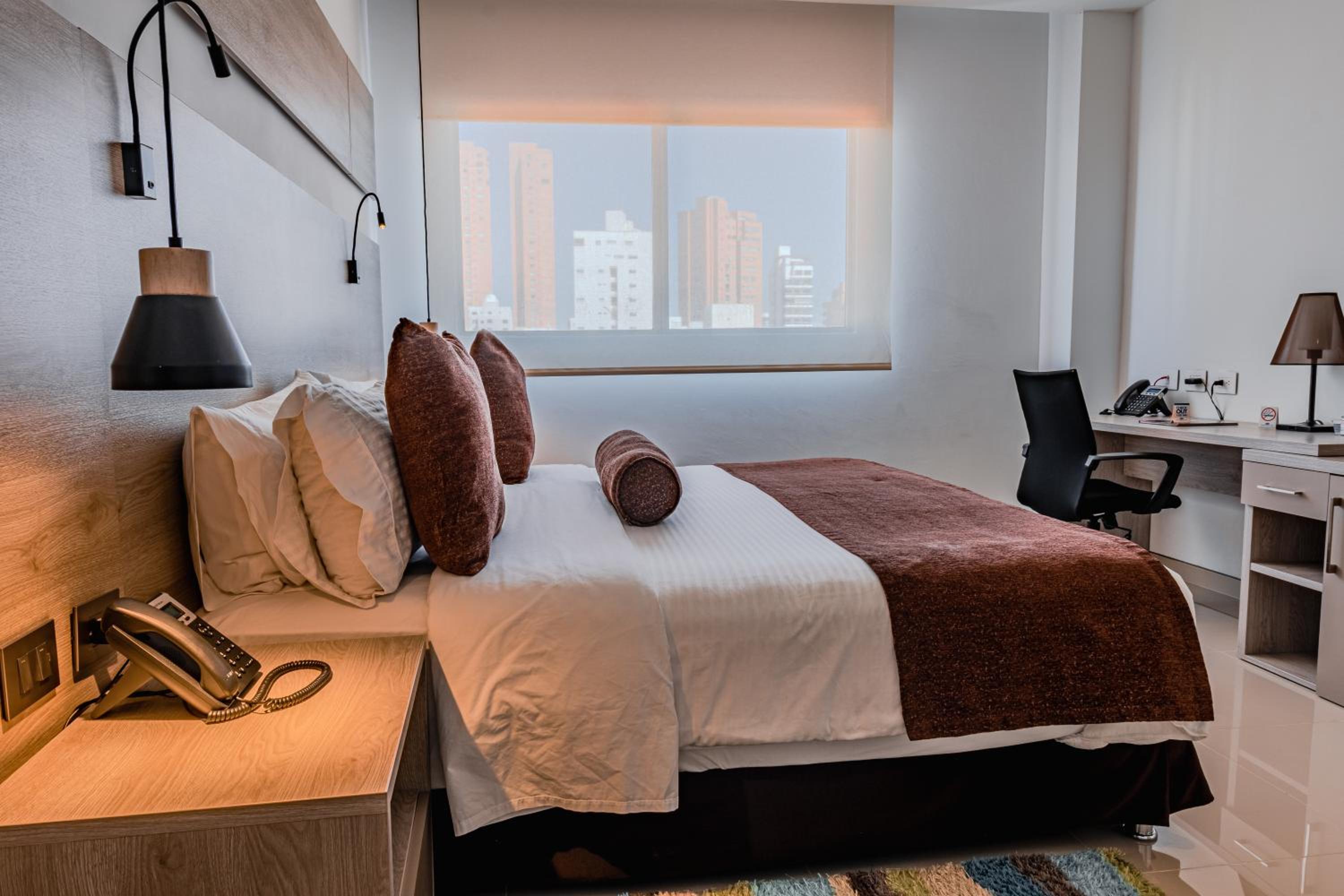 Deluxe Room - Photo 4