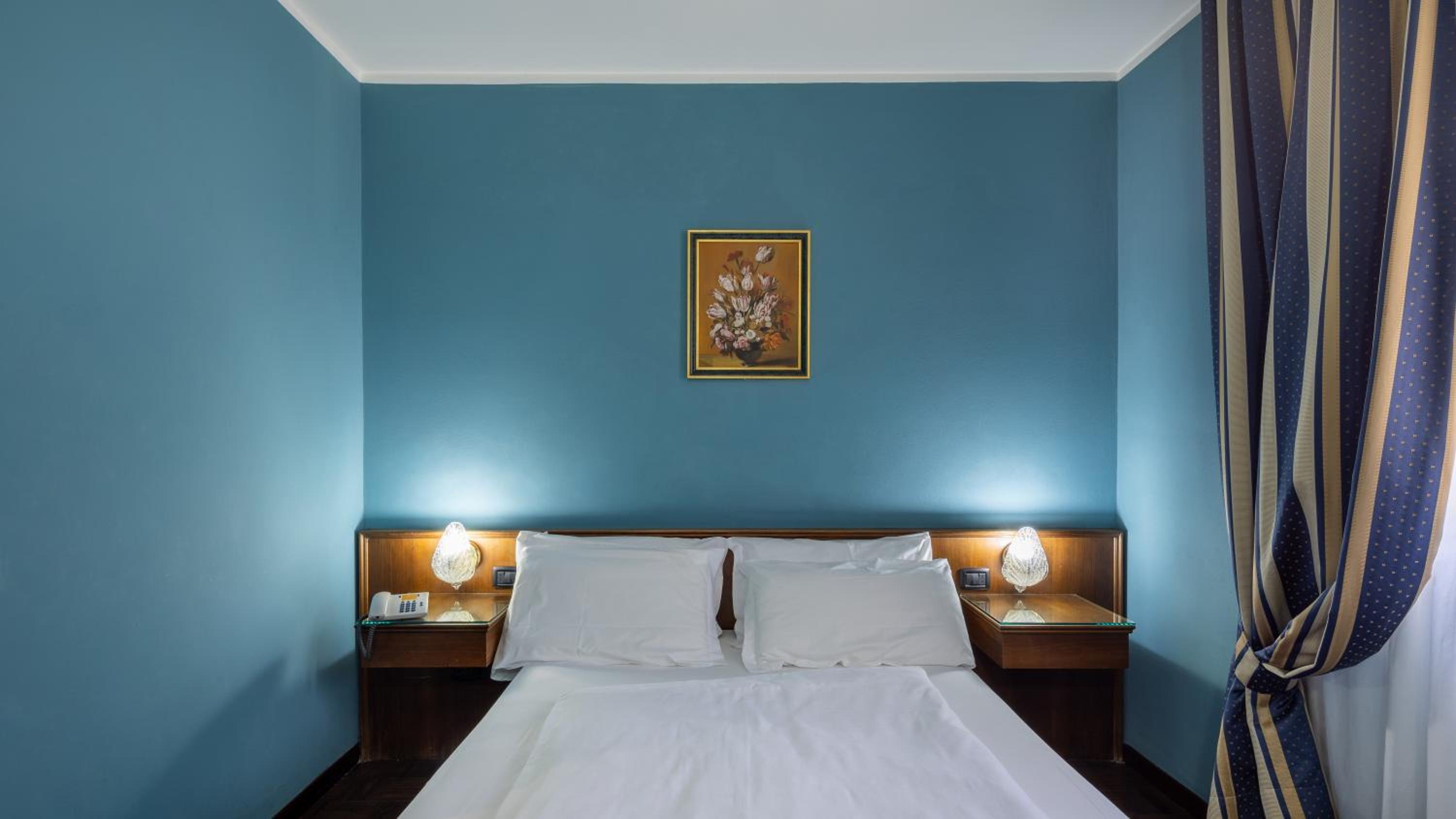 Business Queen Room - Photo 3