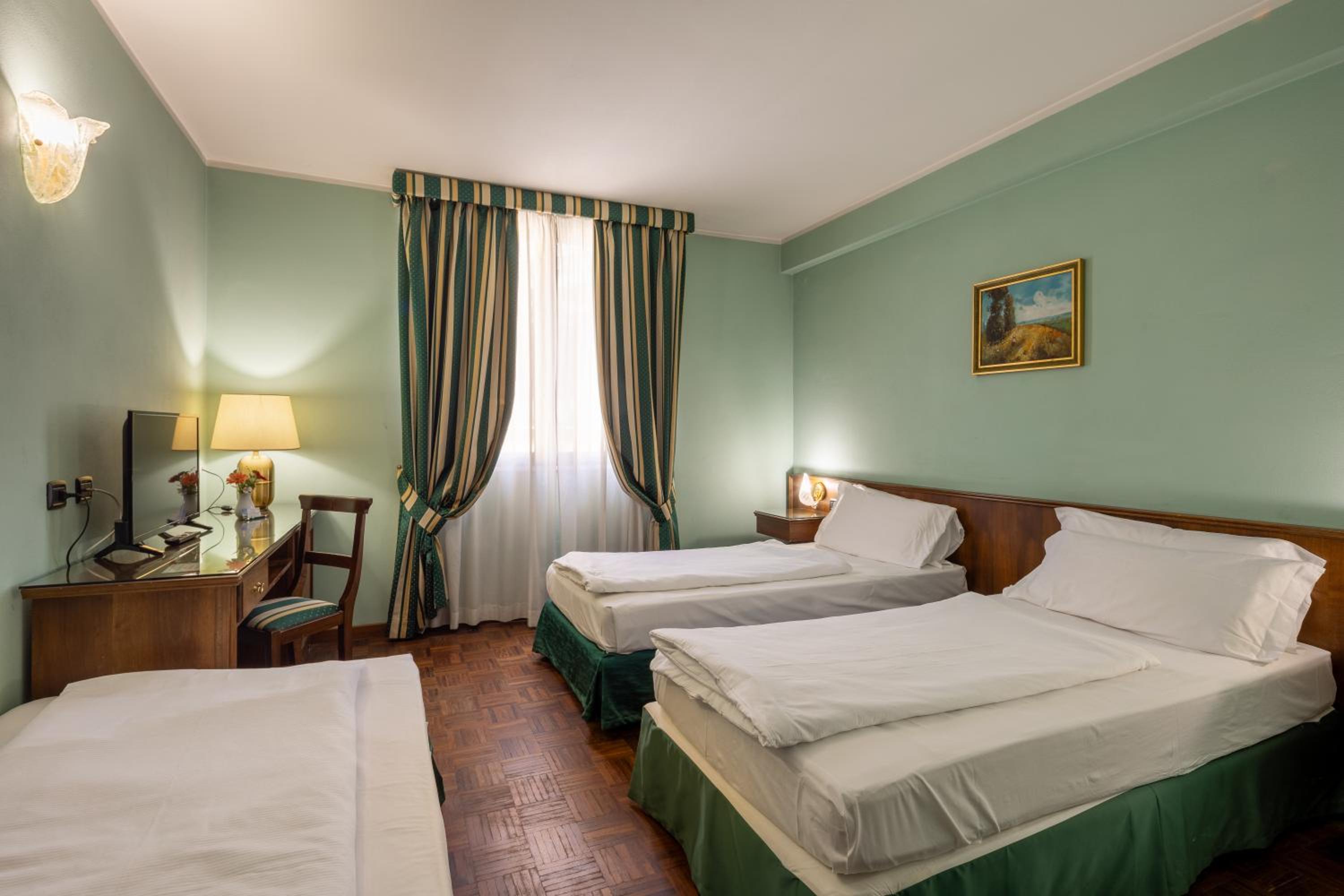Standard Triple Room - Photo 1