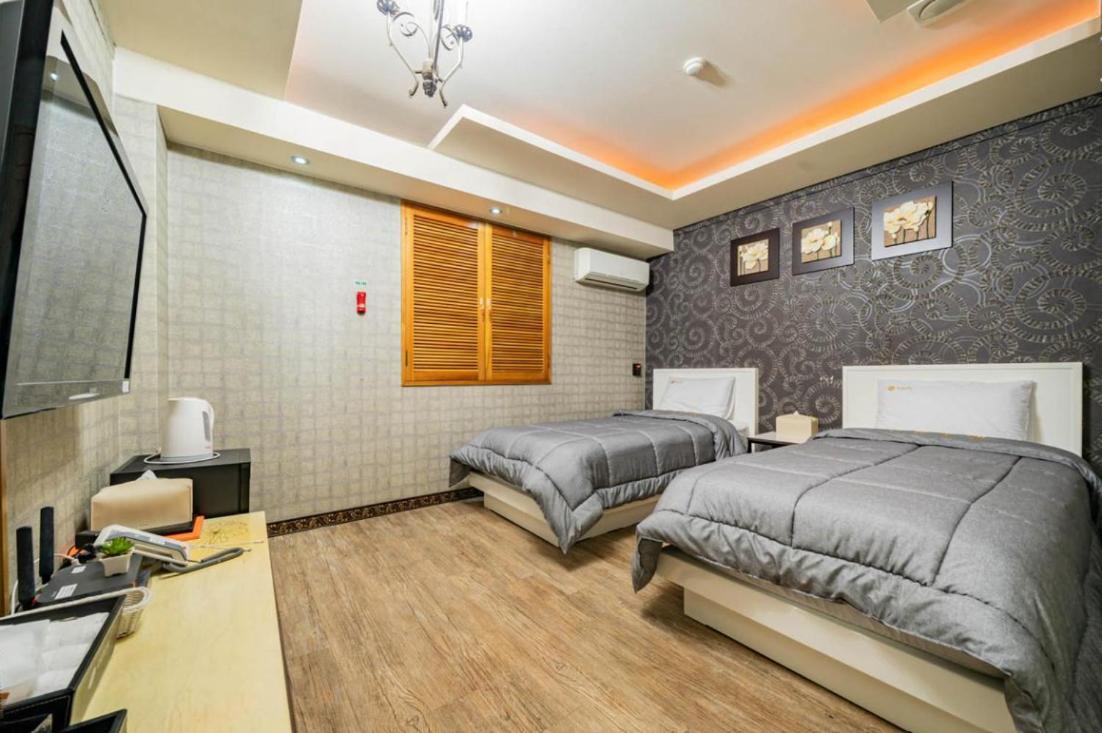 Standard Twin Room photo 2