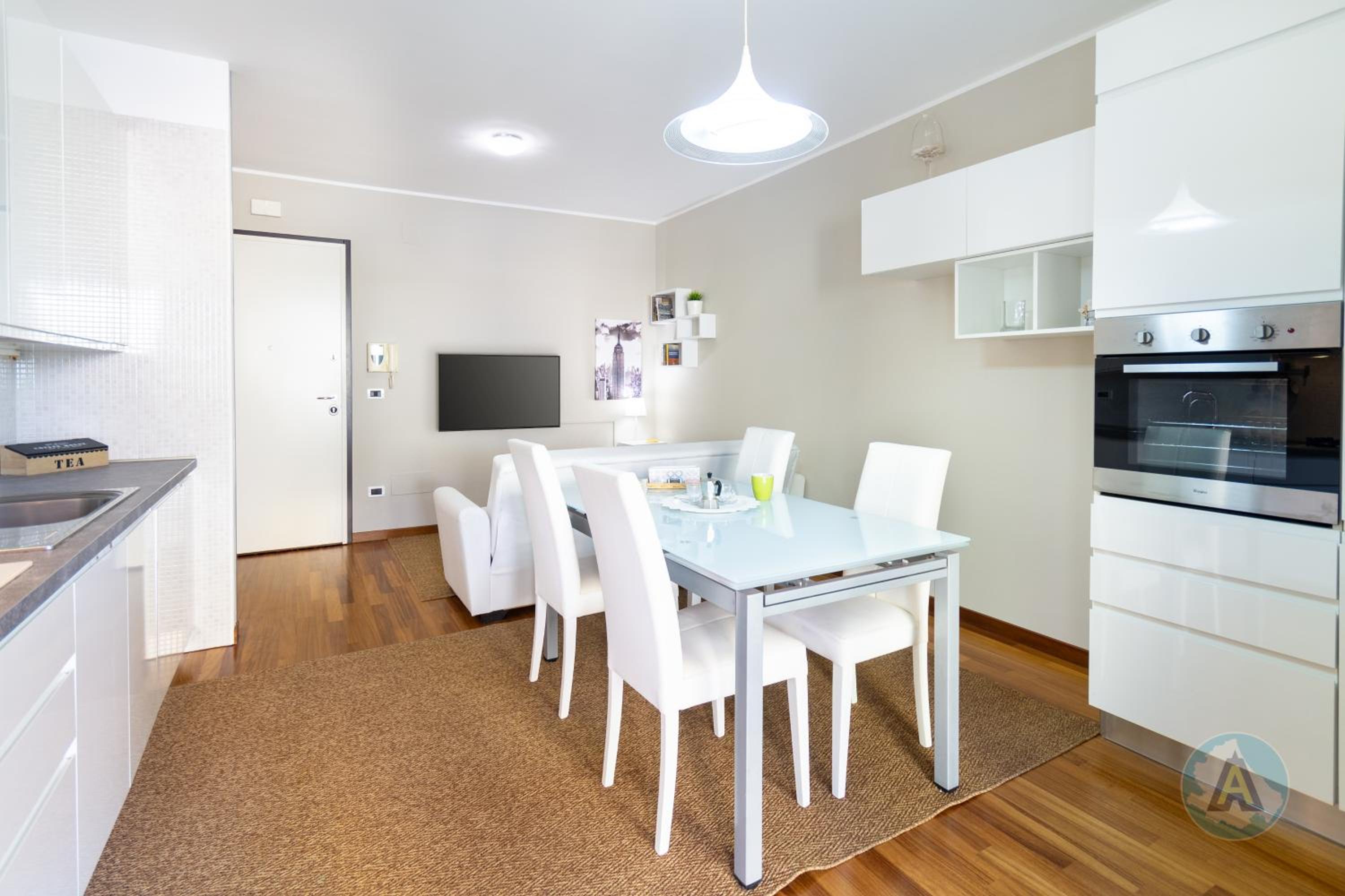 One-Bedroom Apartment photo 2