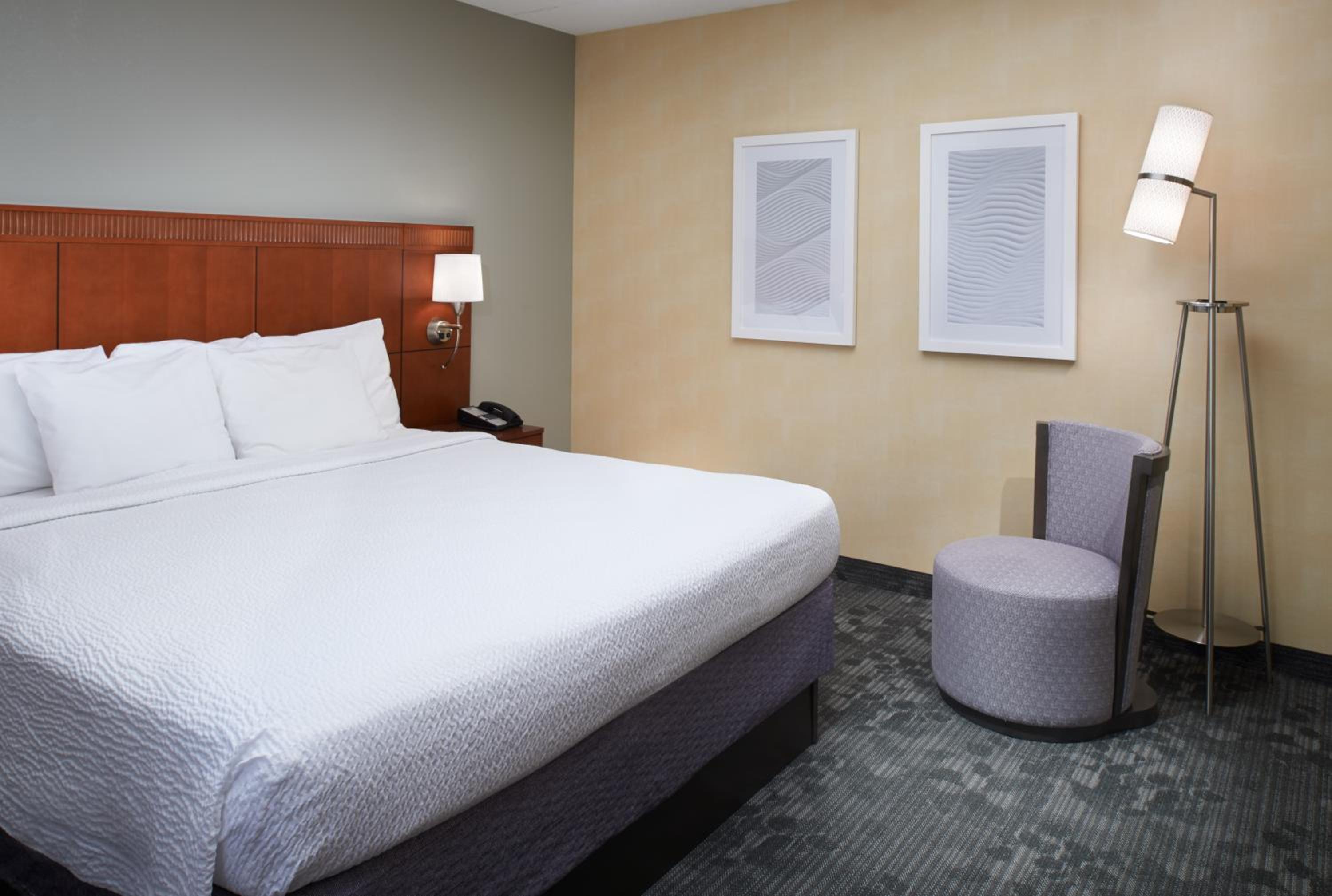 King Room with Sofa Bed - Photo 1
