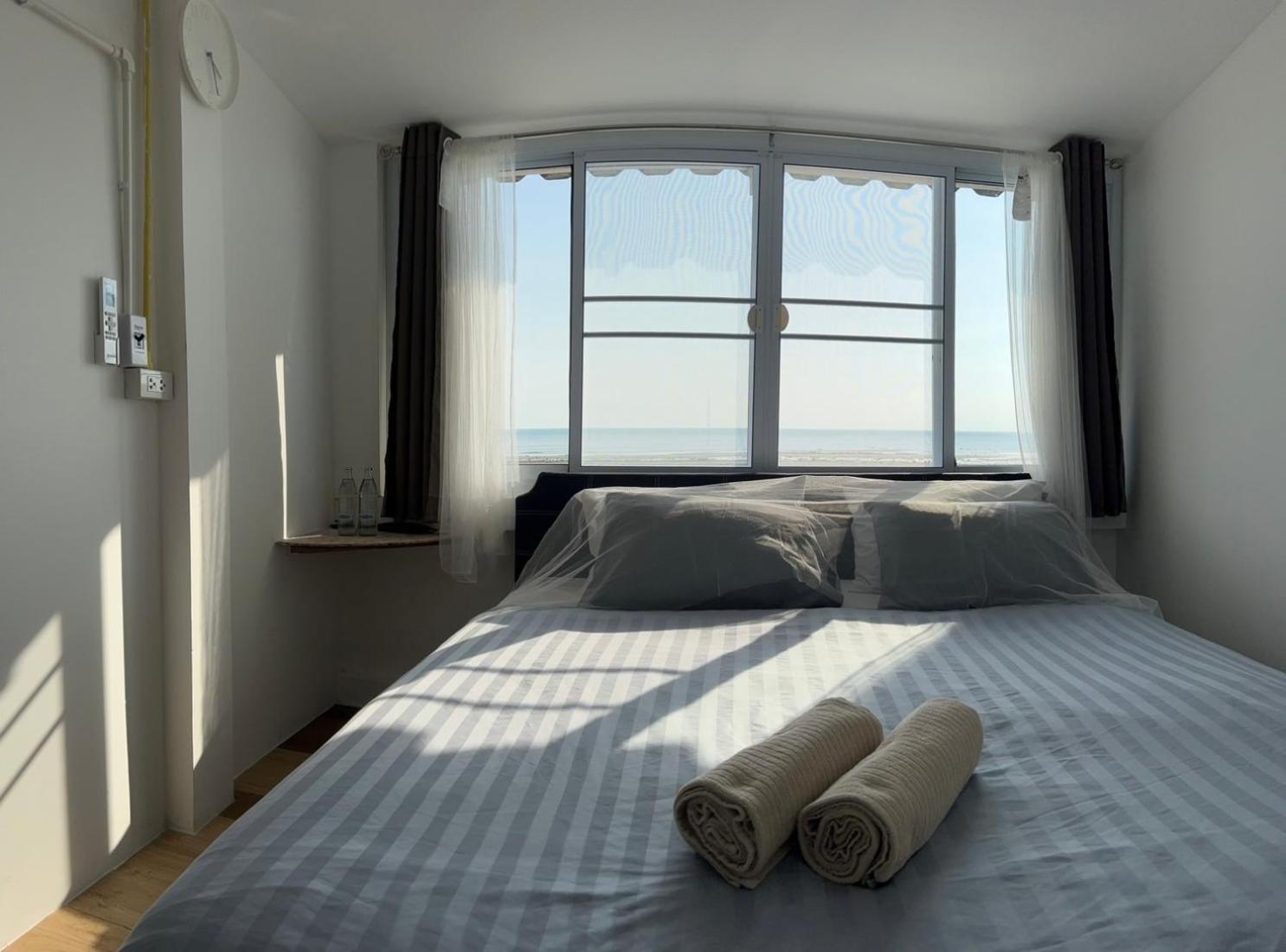 Deluxe King Room photo 2