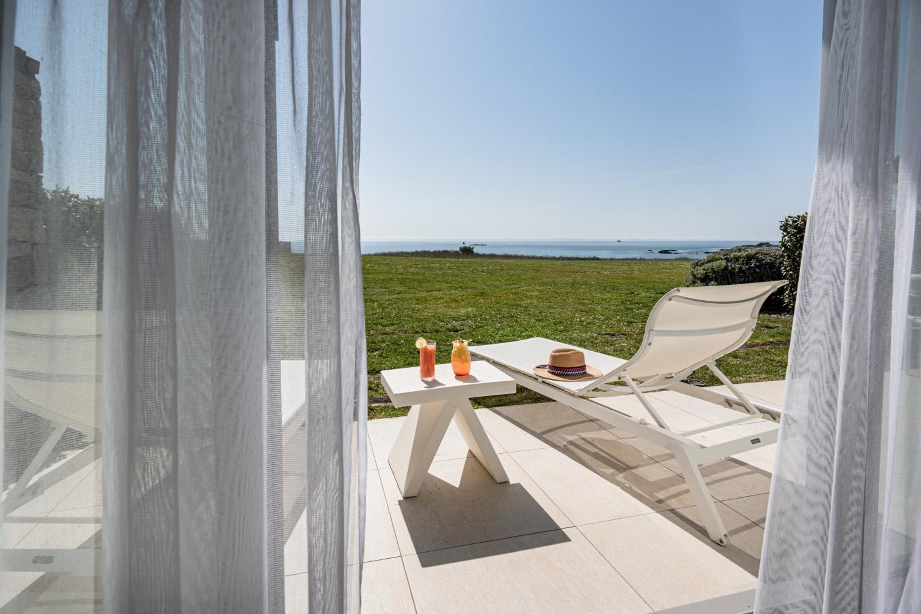 Sofitel Suite with Balcony - Facing The Sea - Photo 2
