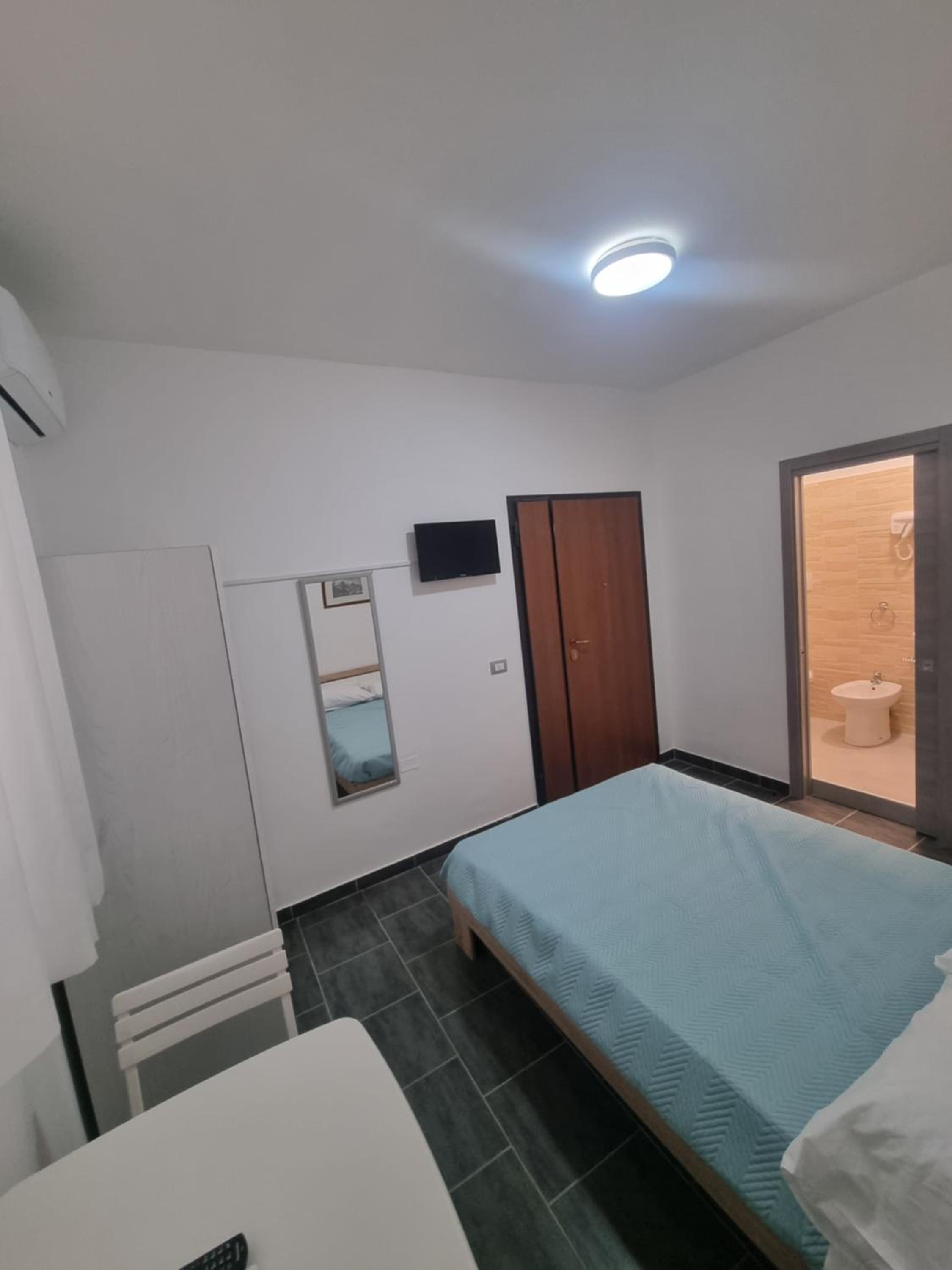 Double Room with Private Bathroom photo 1