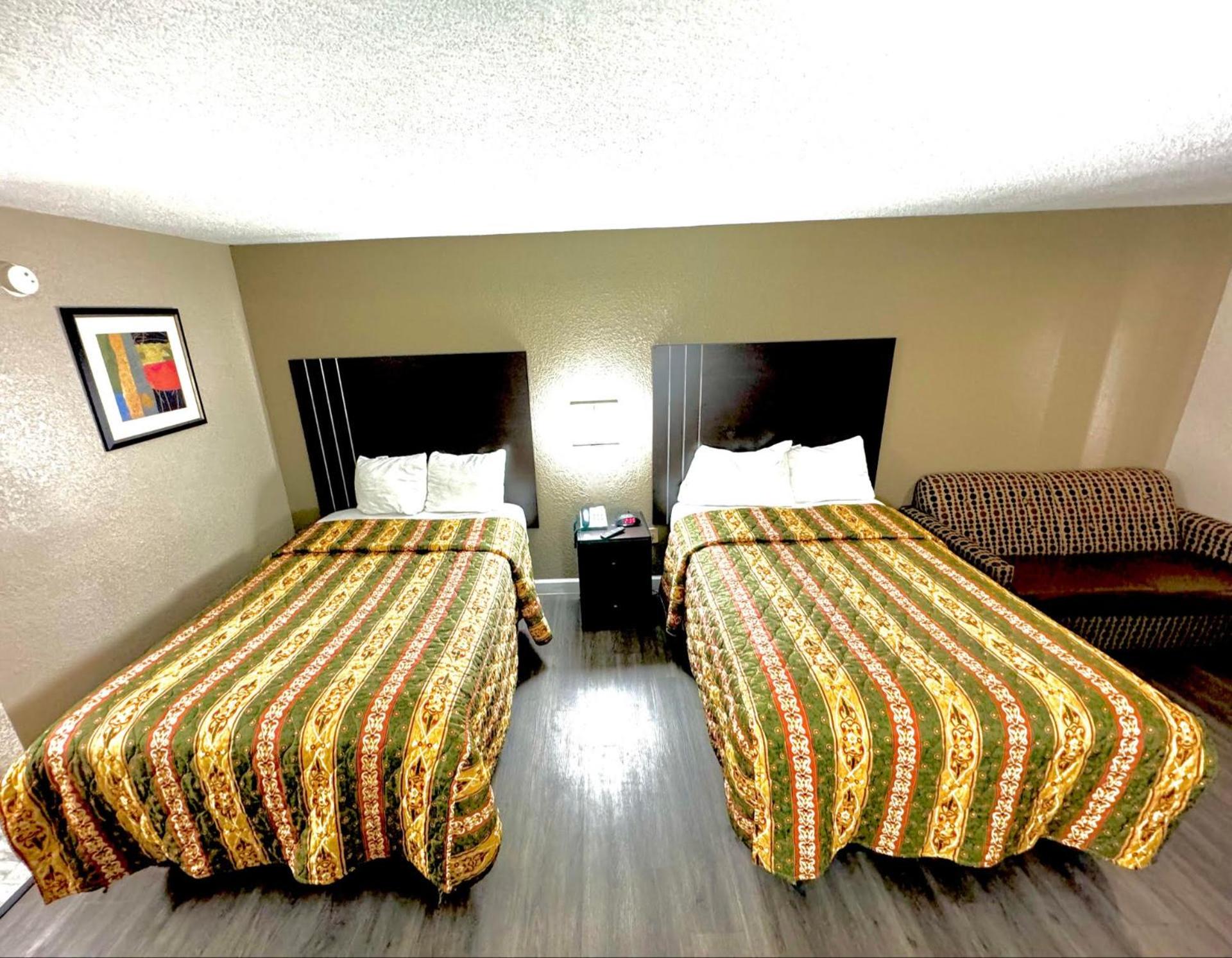 Double Room with Two Double Beds - Non-Smoking - Photo 5