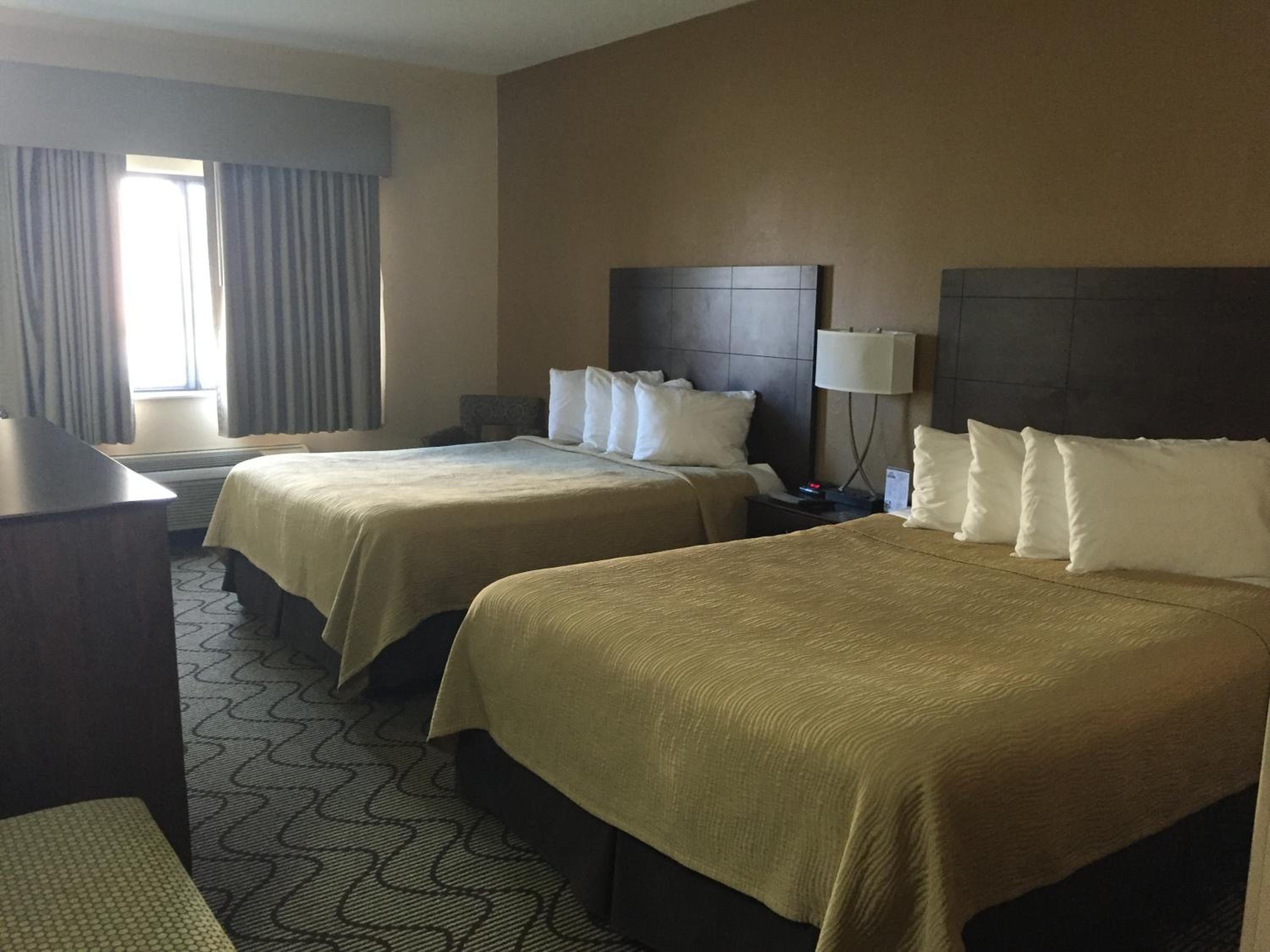 Queen Room with Two Queen Beds - Non-Smoking - Photo 1
