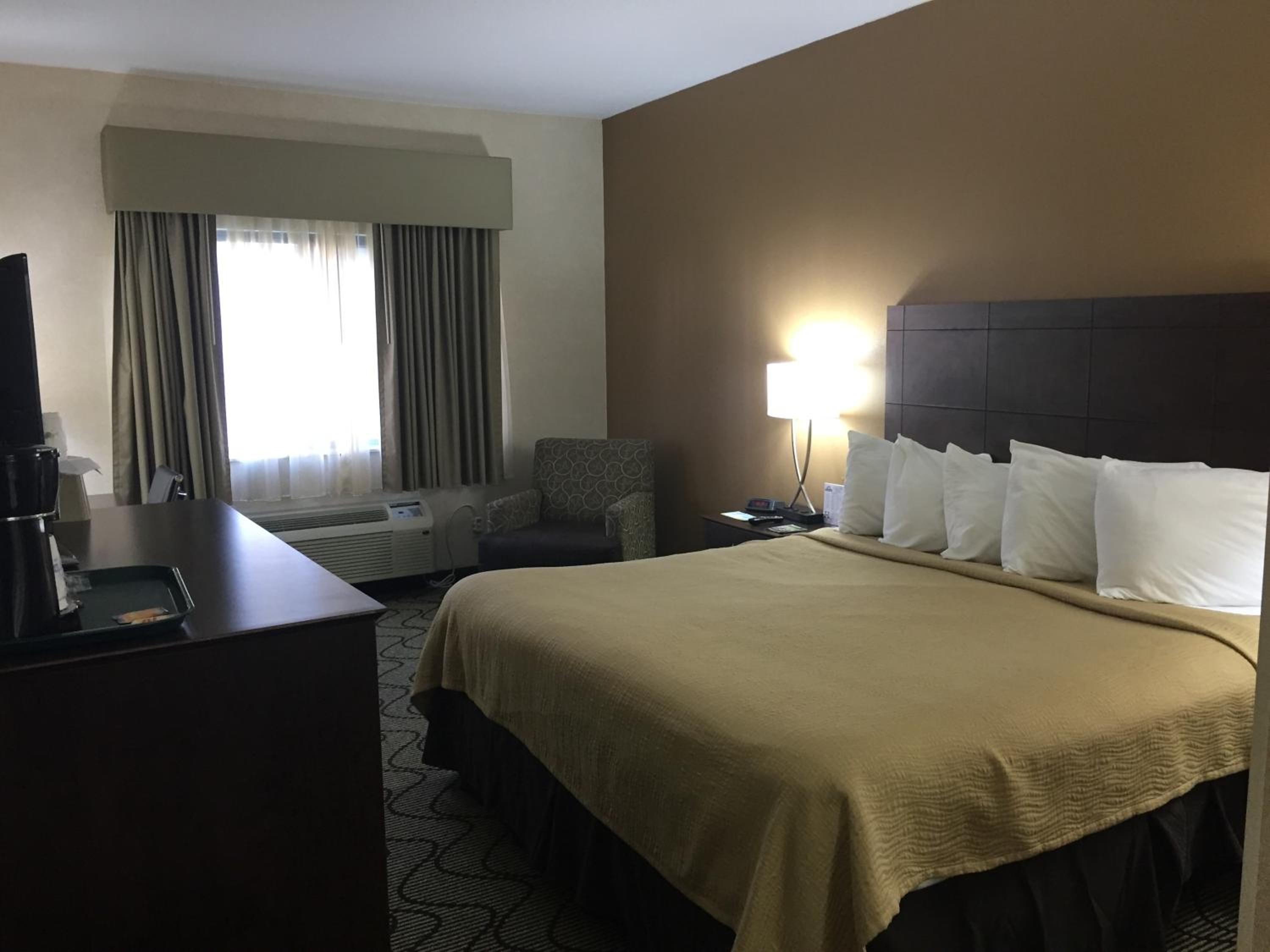 King Room- Non-Smoking - Photo 1