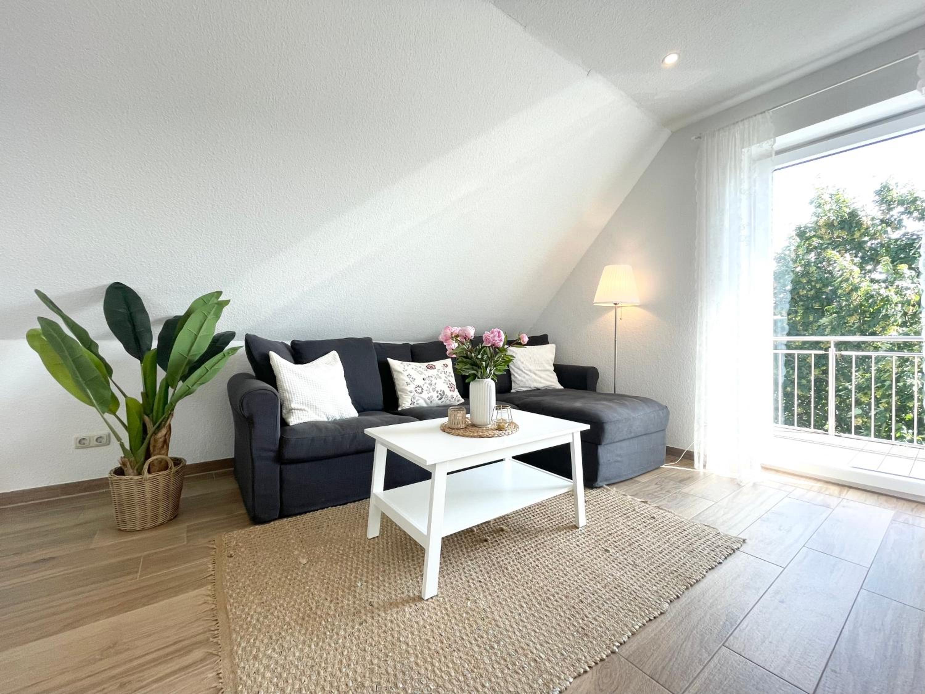 Apartment with Balcony photo 1