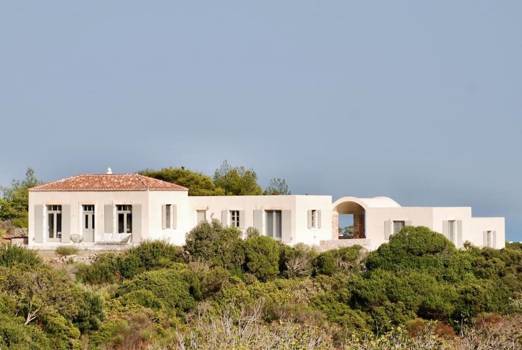 Villa photo 2