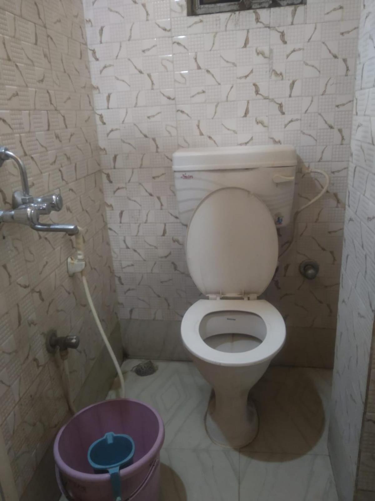 Twin Room - Photo 2