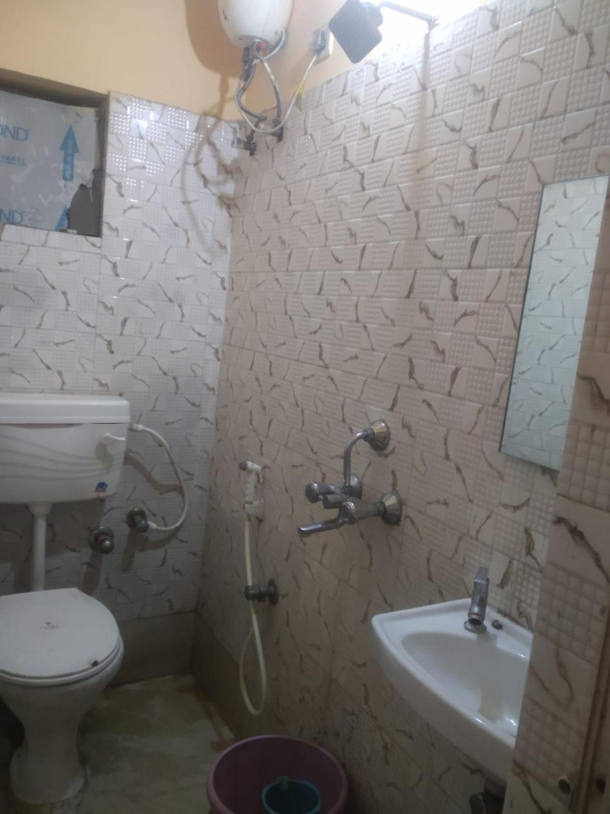 Double Room - Photo 4