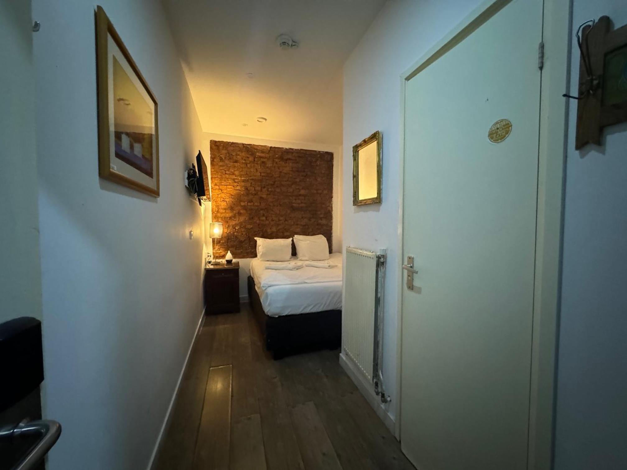 Budget Double Room Without view photo 1