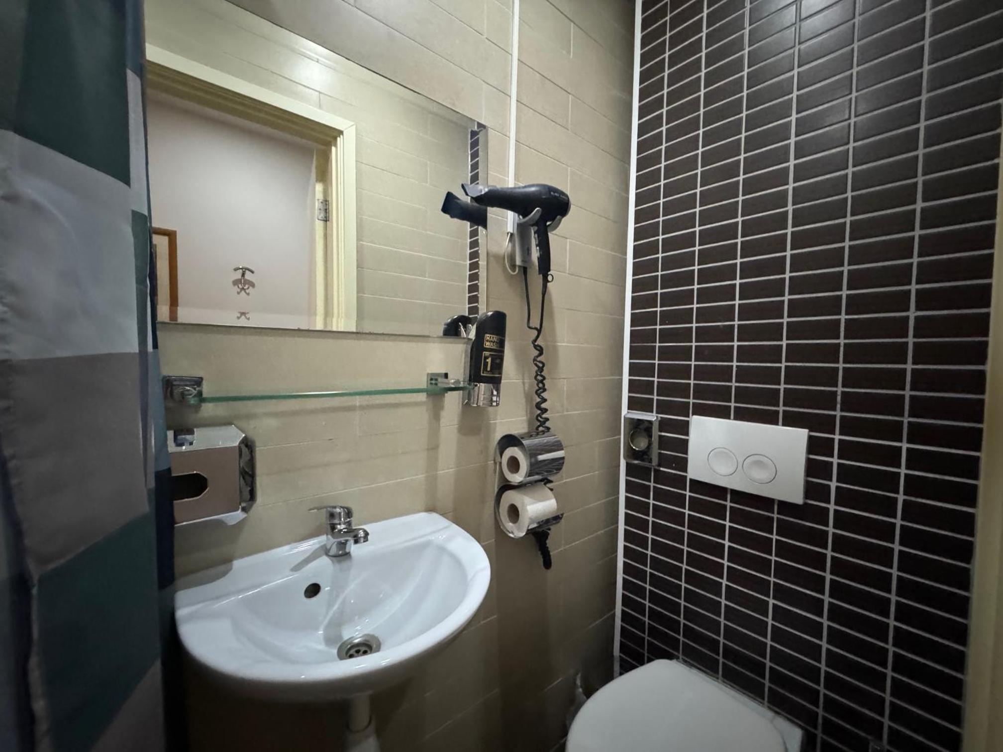 Budget Double Room Without view photo 3