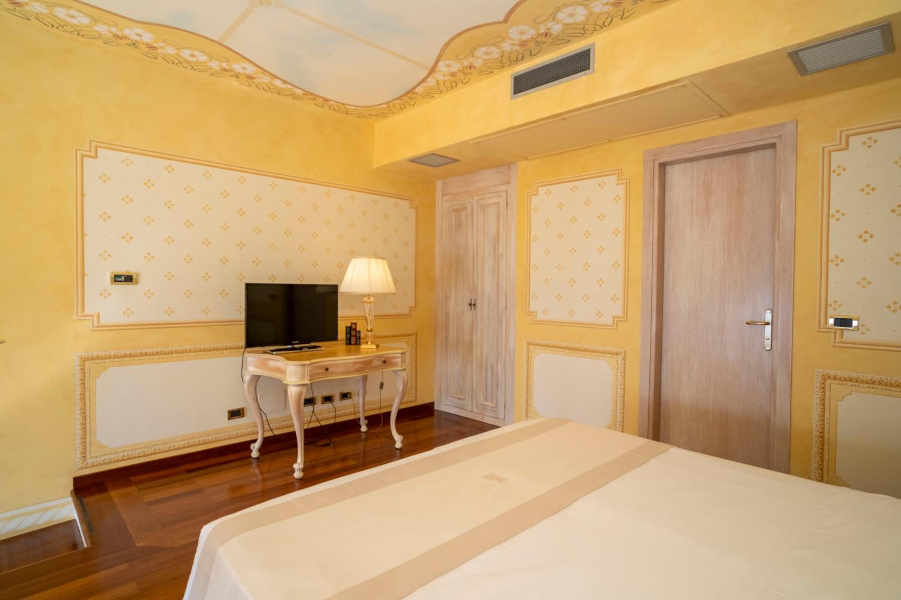 Suite with Sea View