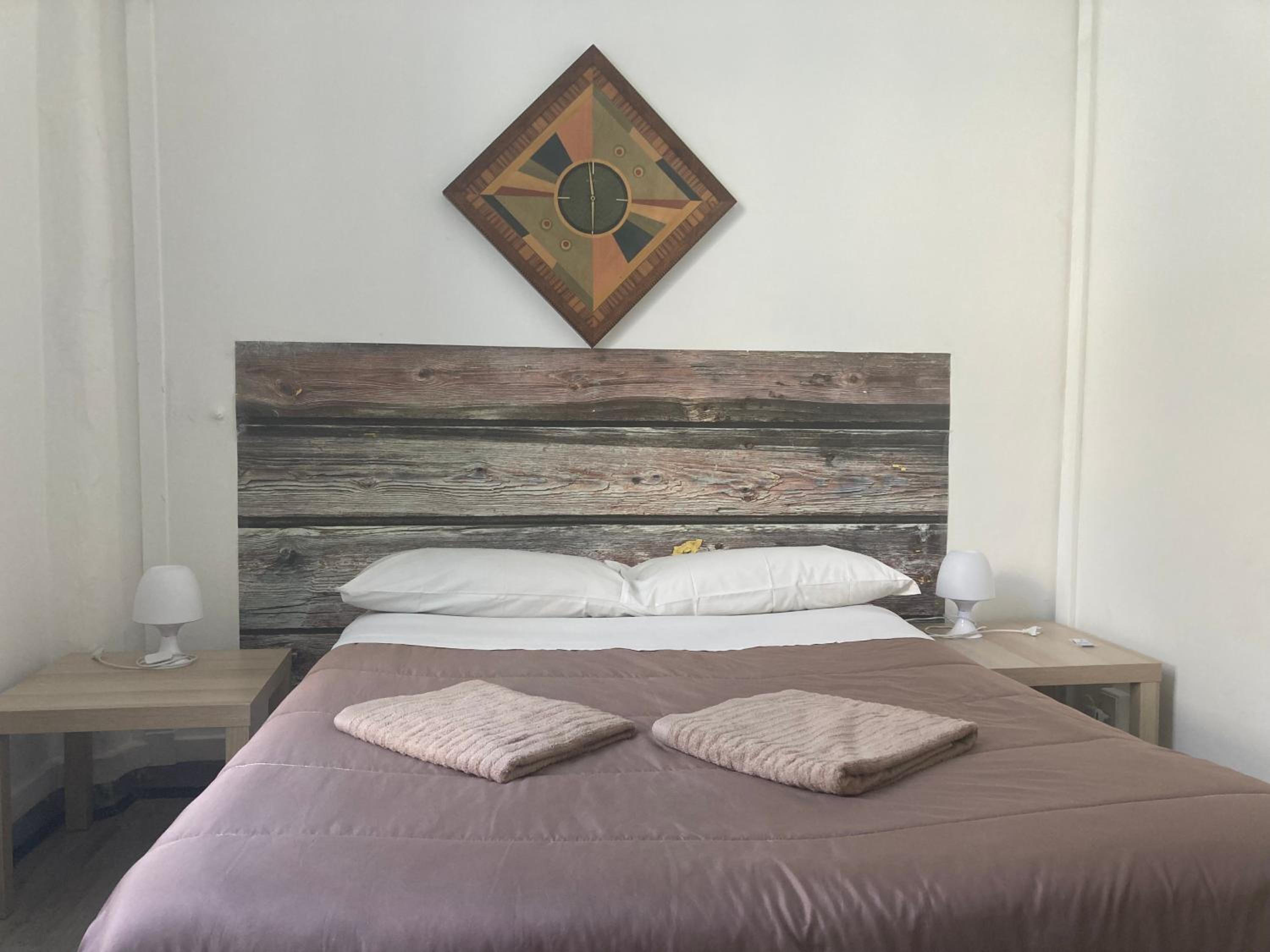 Double Room - Photo 2