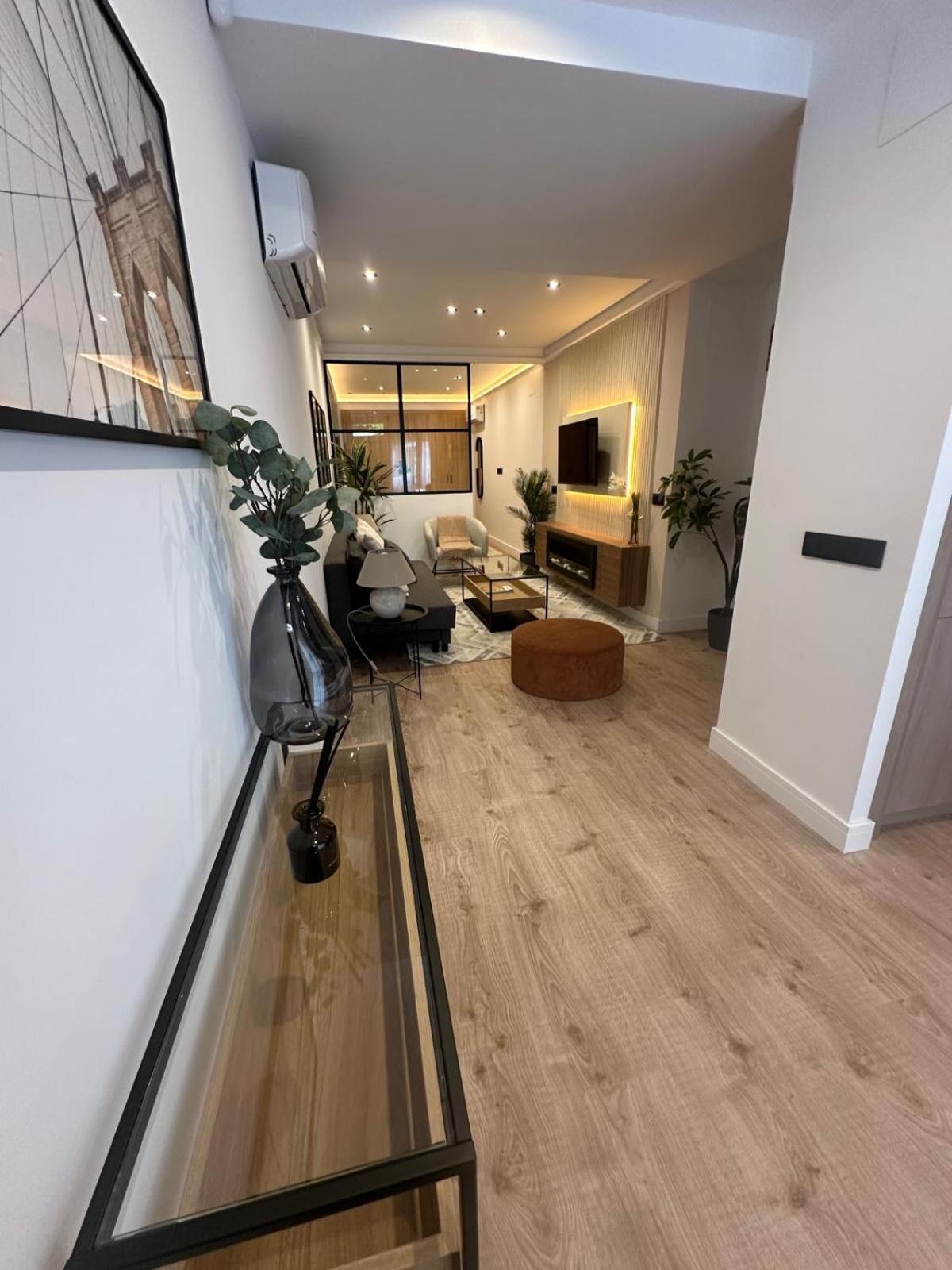 One-Bedroom Apartment photo 3