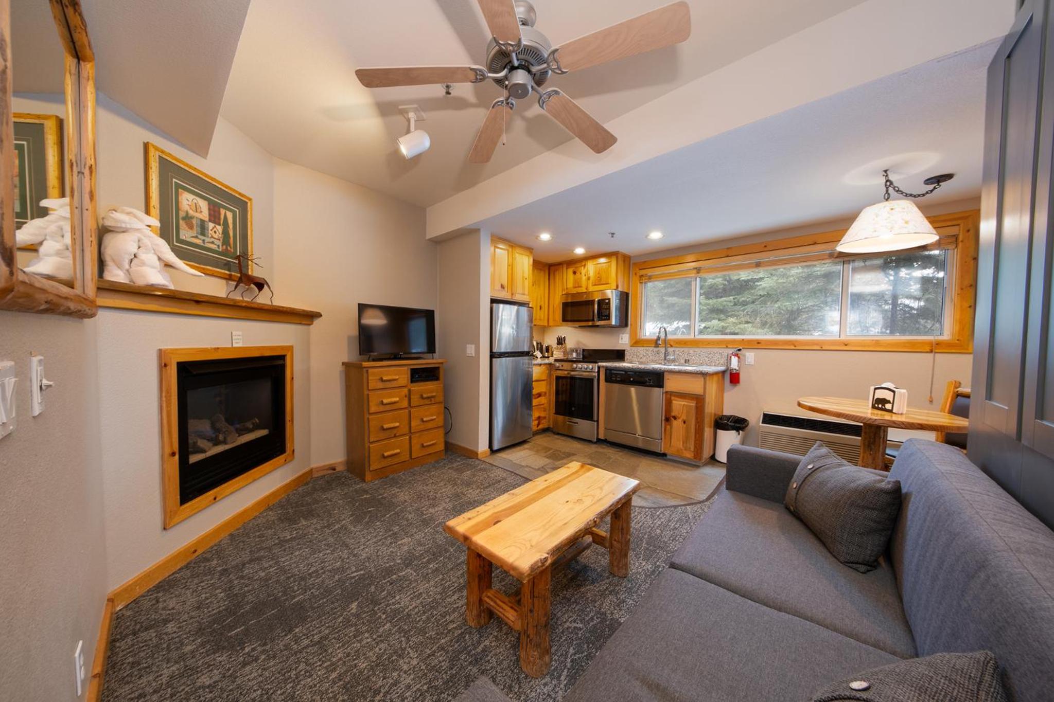 Studio Apartment - Photo 11