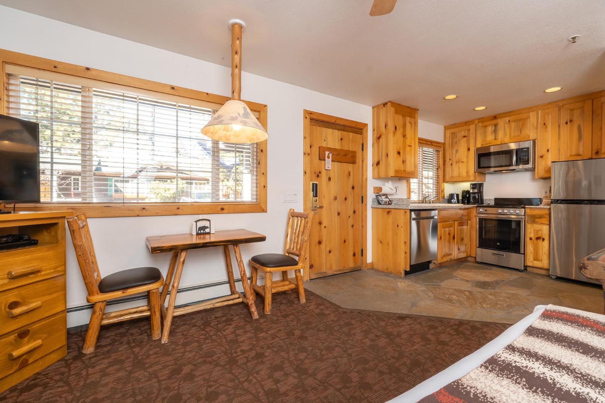 Studio Apartment - Photo 4