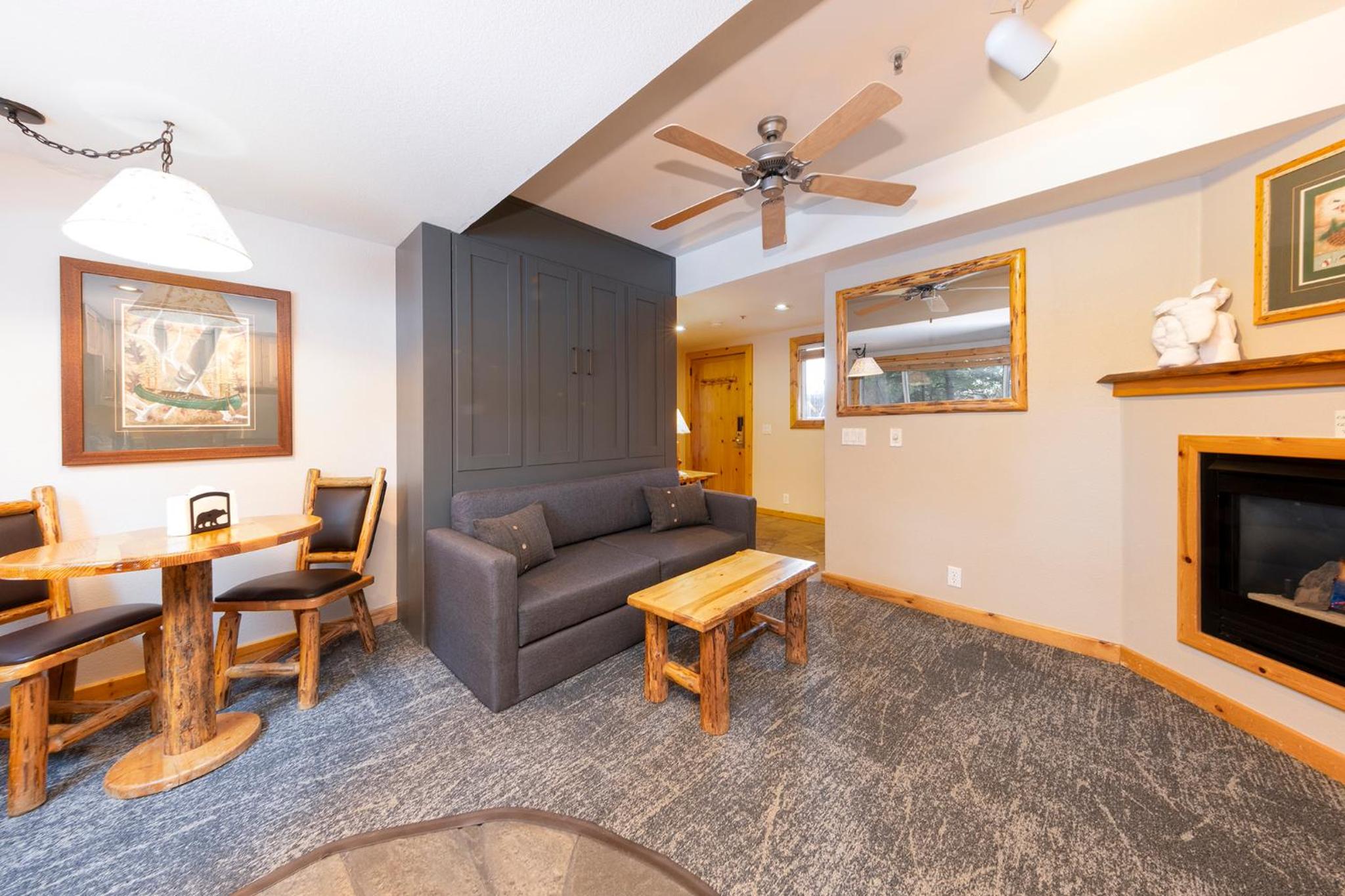 Studio Apartment - Photo 1
