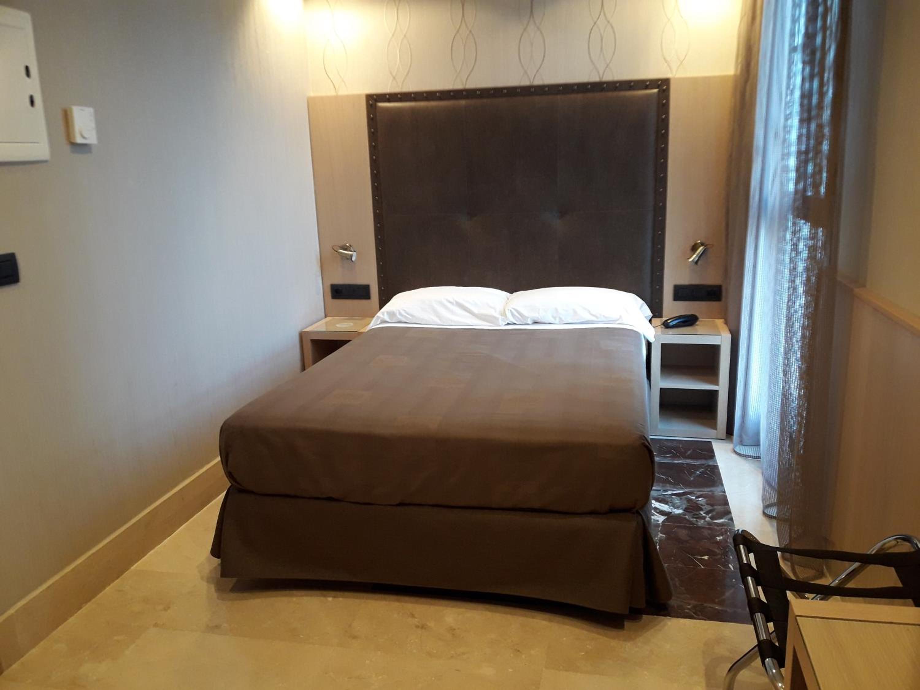 Single Room photo 2