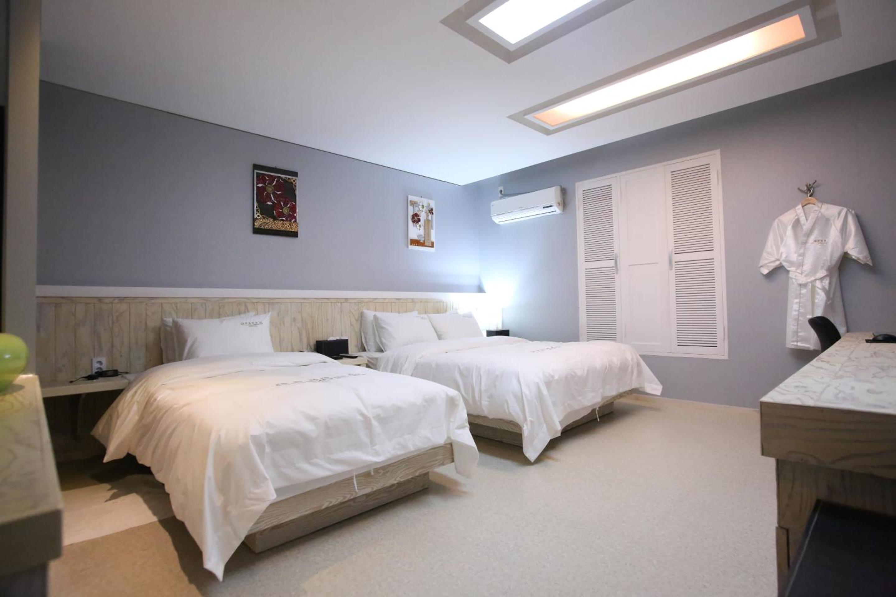 Deluxe Twin Room photo 1