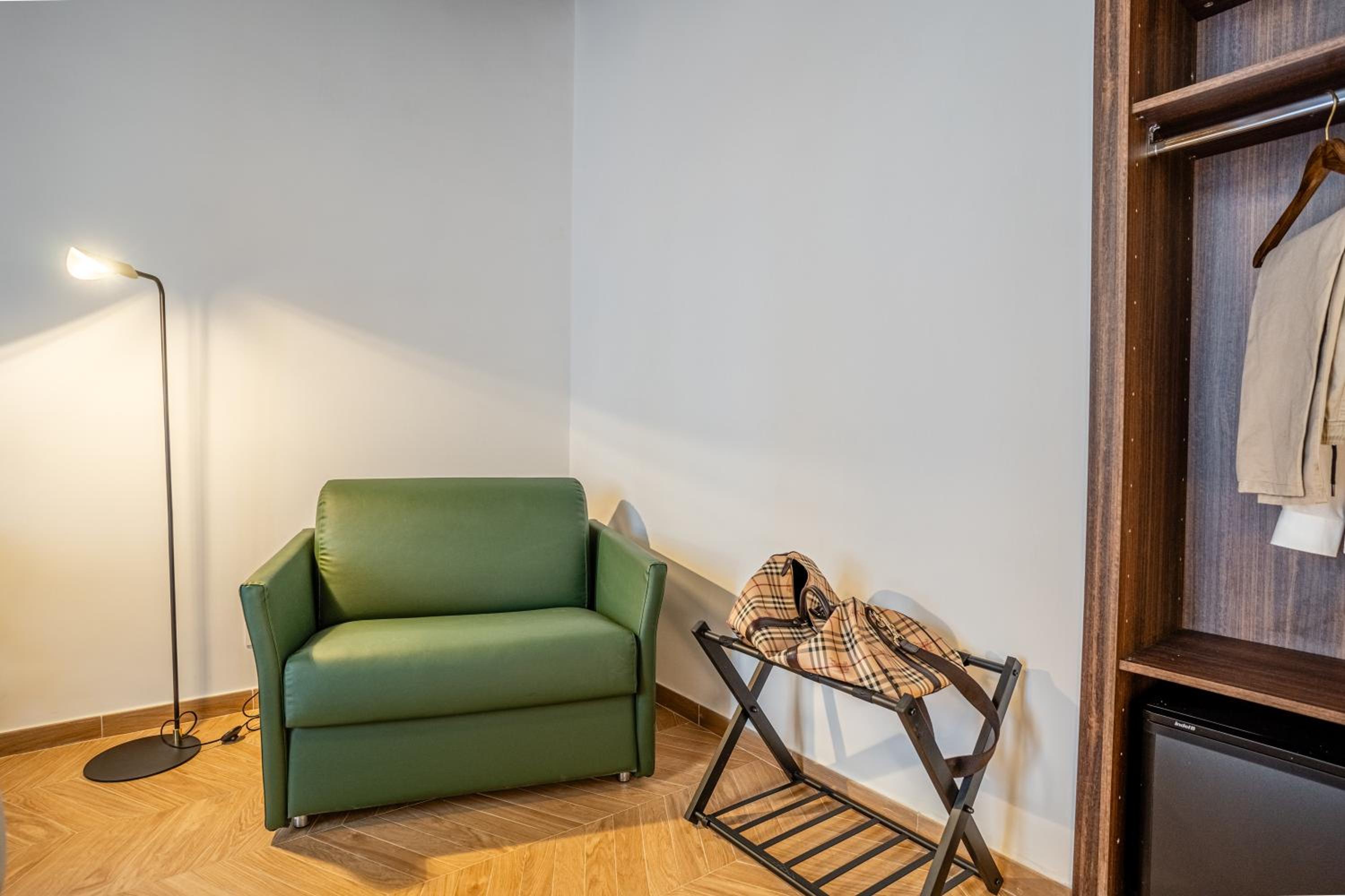 Deluxe Double Room with Extra Bed photo 1