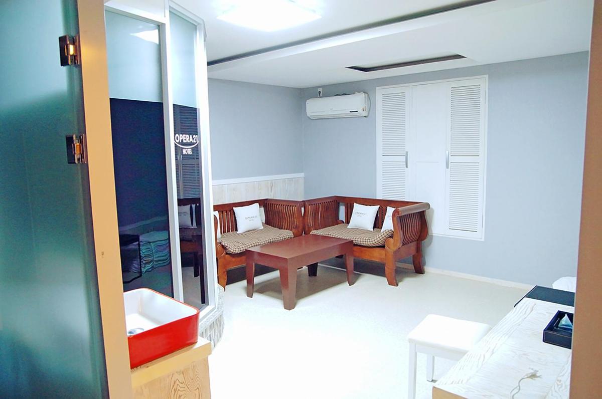Deluxe Family Room photo 2