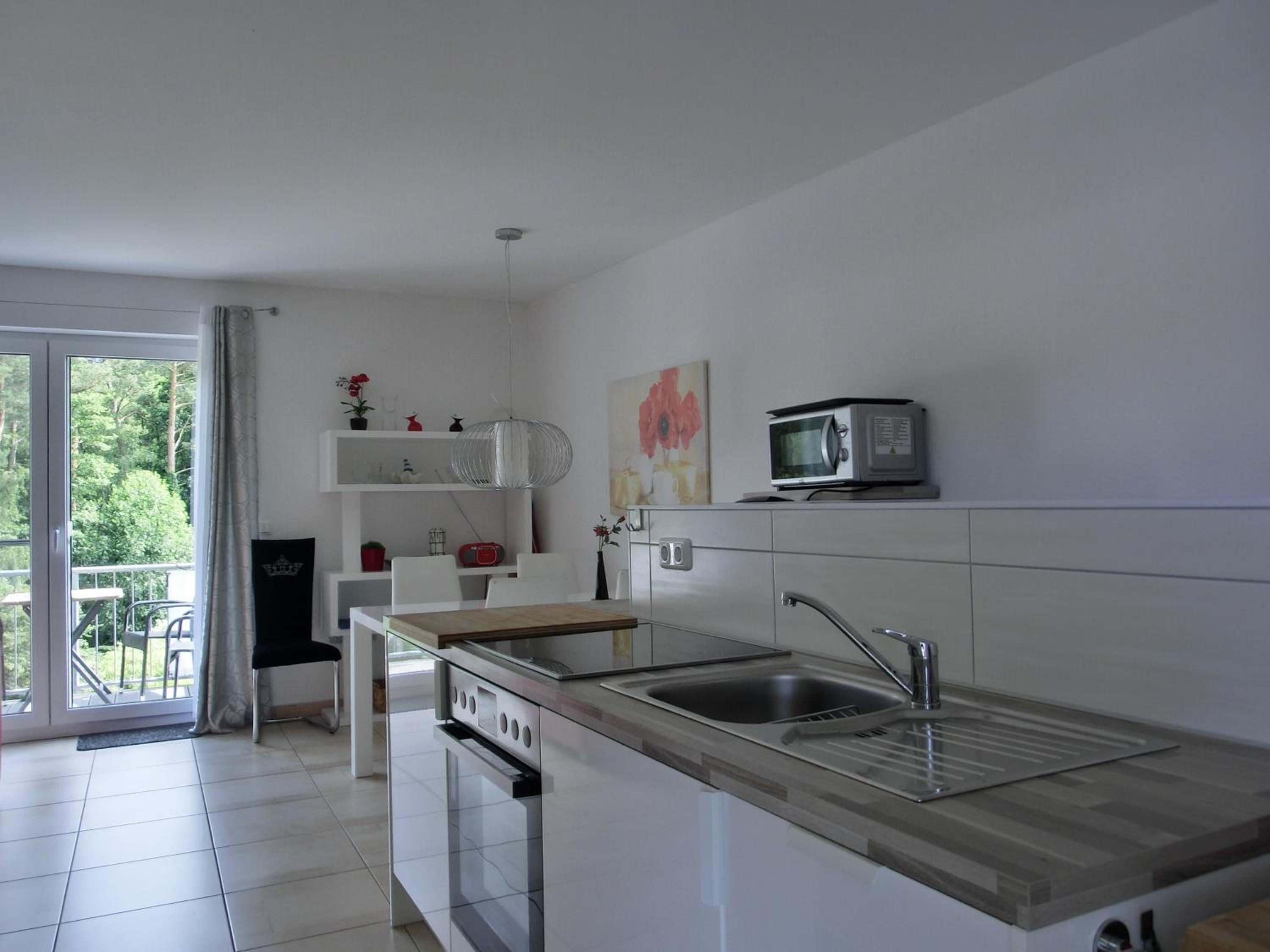 Apartment with Balcony photo 2