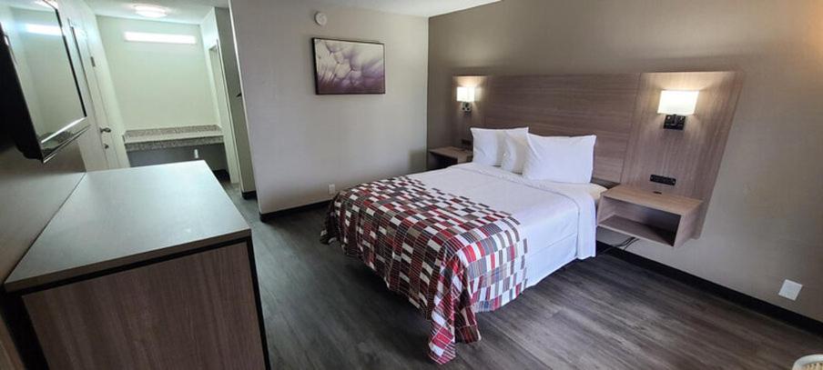 Deluxe King Room Non-Smoking - Photo 2