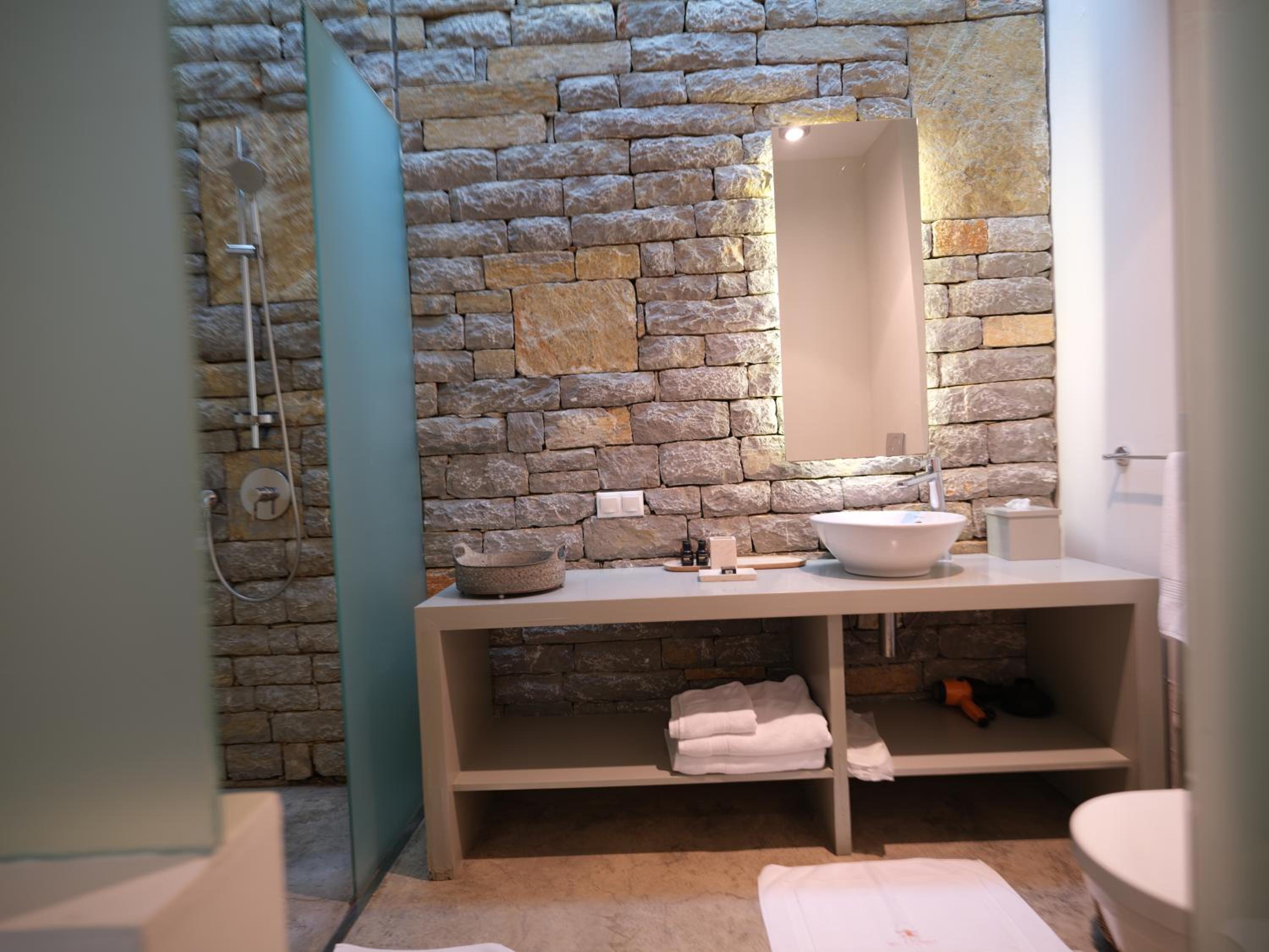 Deluxe Suite photo 3