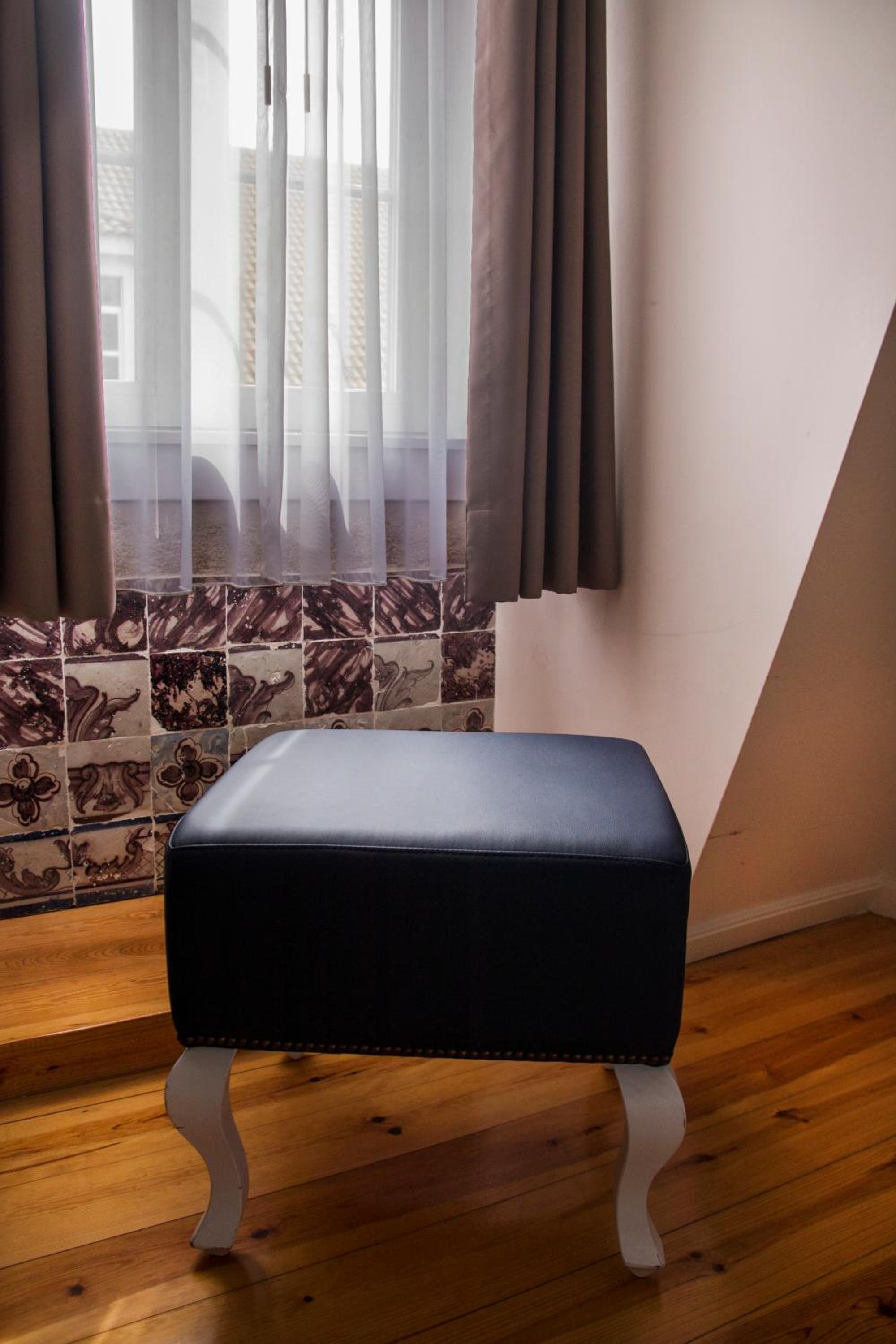 Superior Double Or Twin Room With City View thumbnail 6