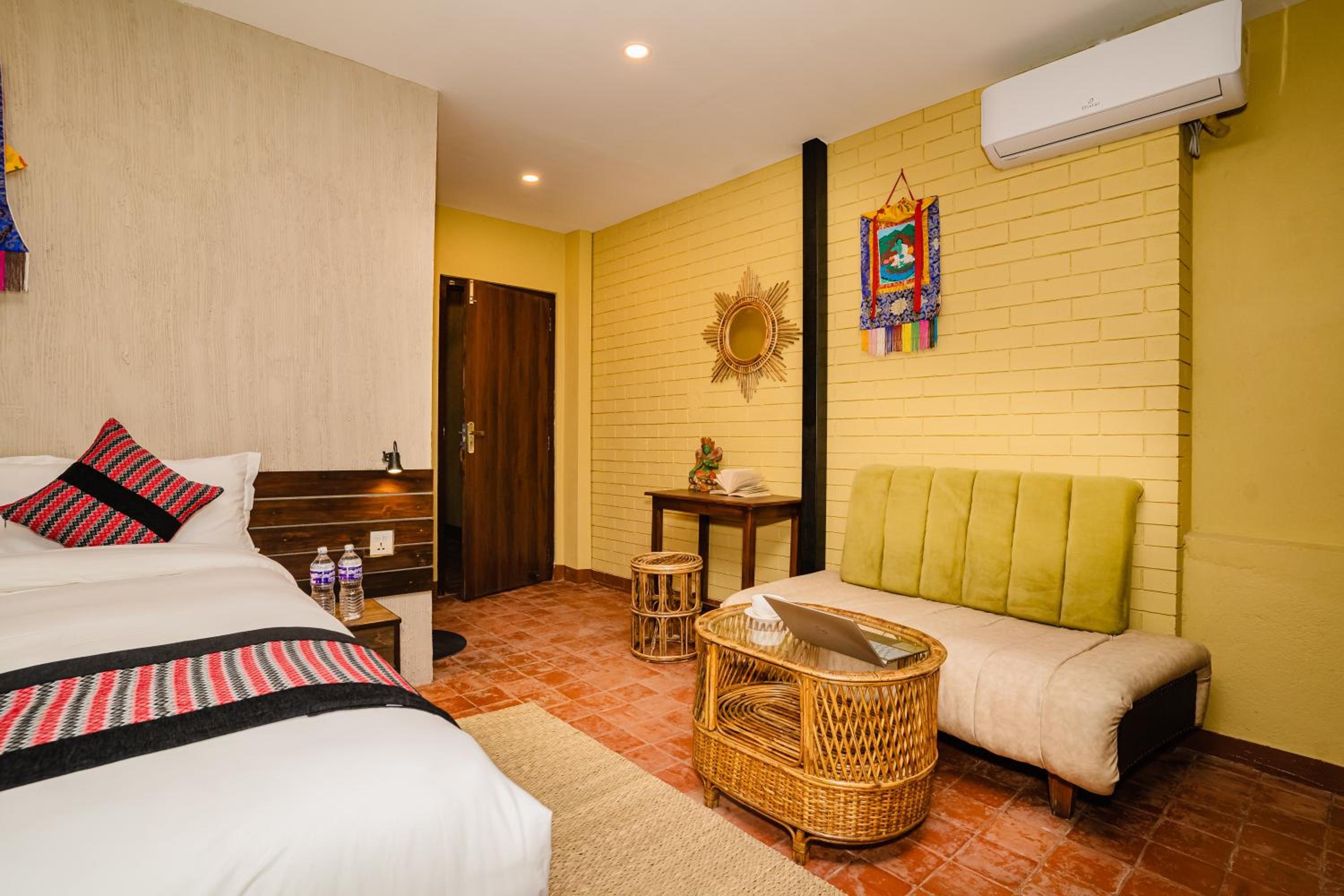 Deluxe Double Room with Balcony photo 2
