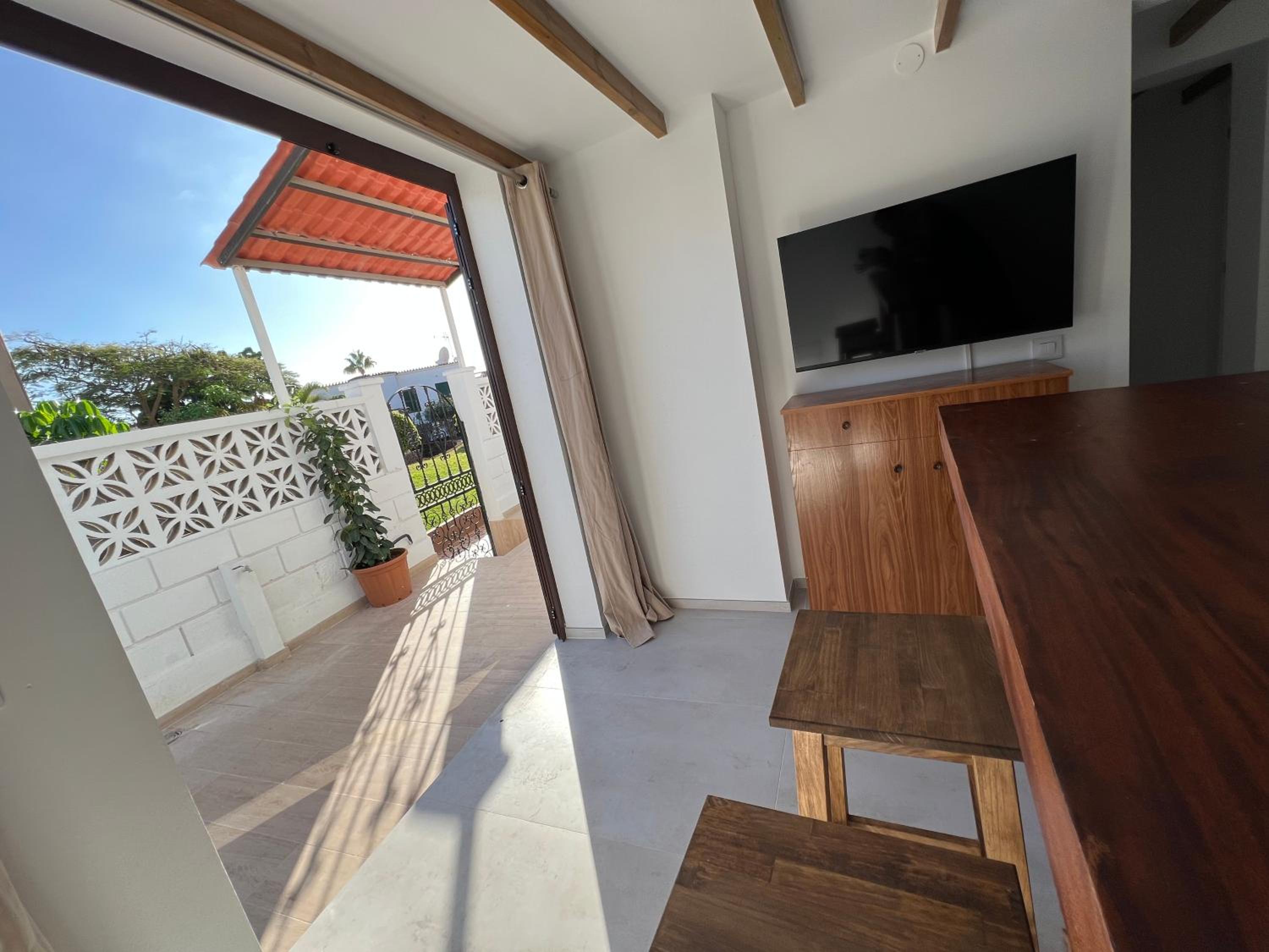 One-Bedroom Apartment With Garden View photo 2