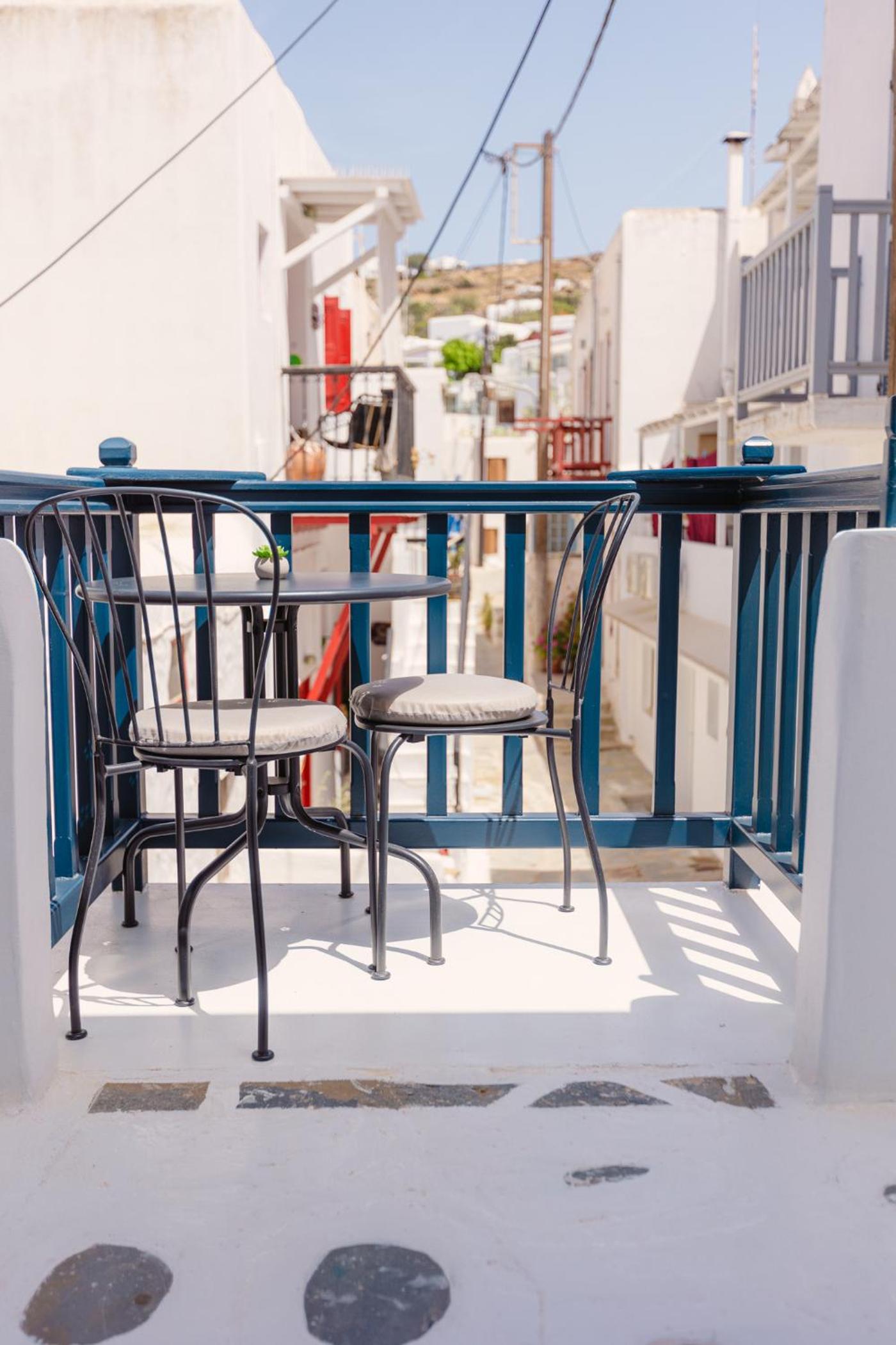 Double Room with Balcony - Photo 2