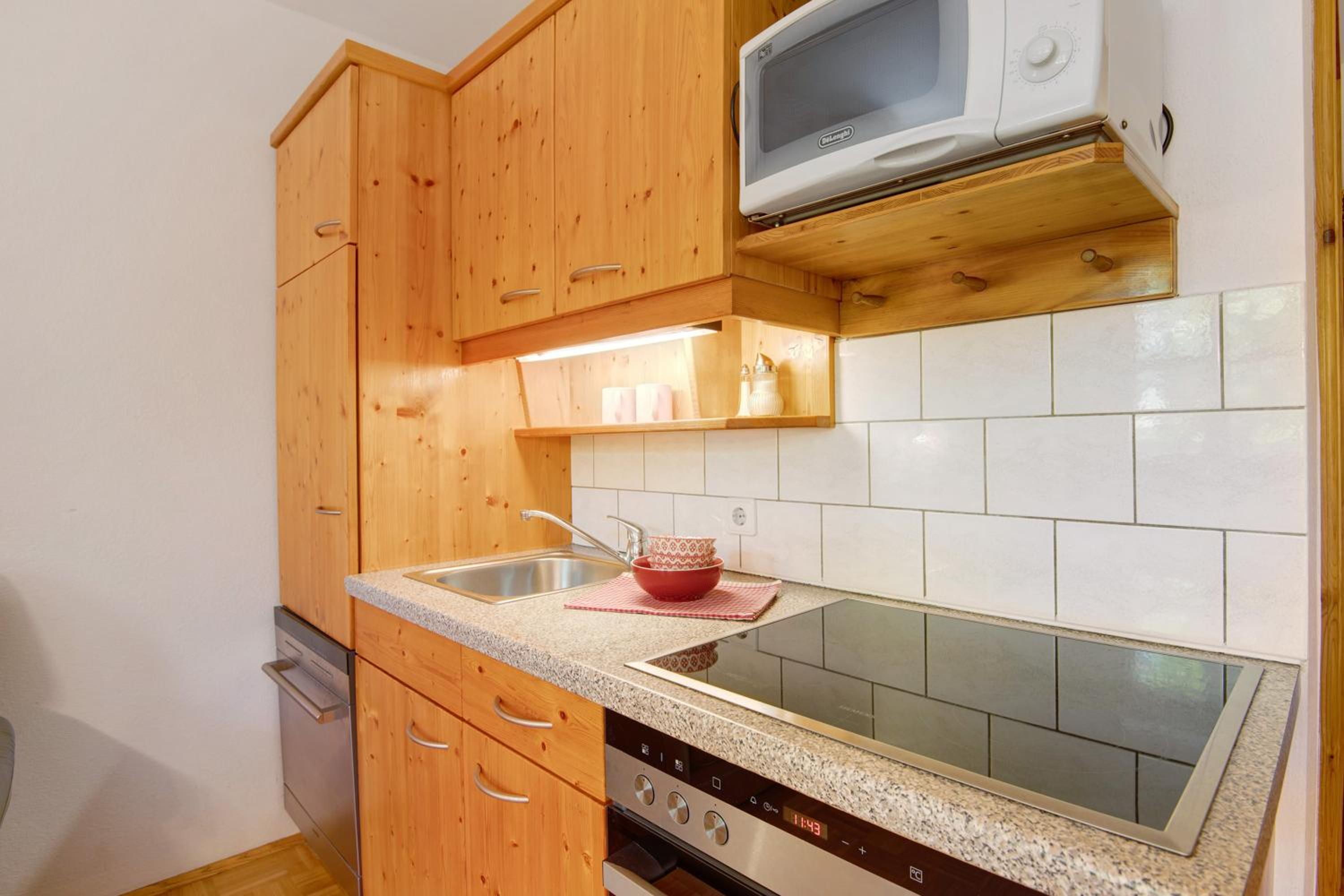 Two-Bedroom Deluxe Apartment with Garden View photo 2