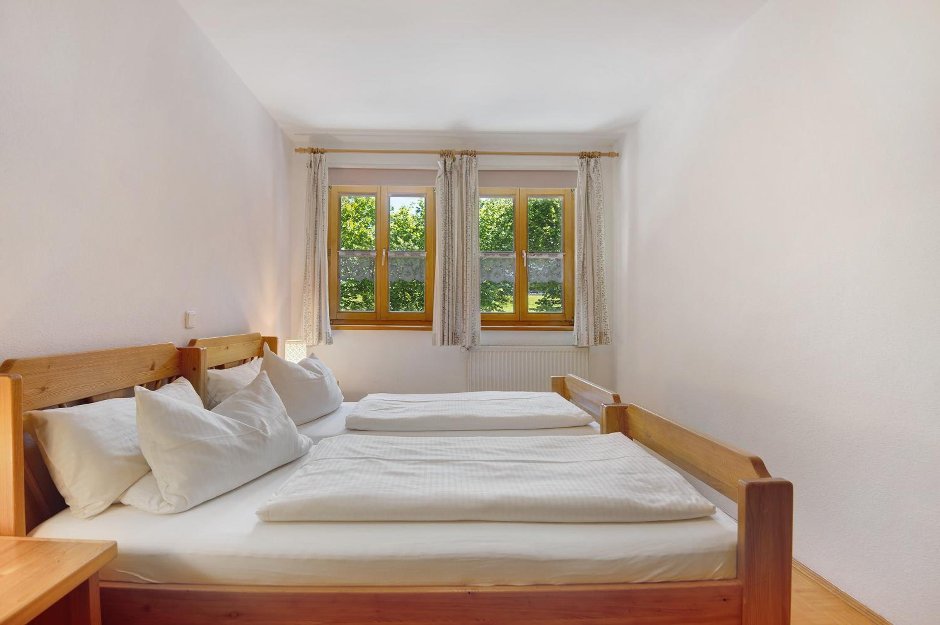 Two-Bedroom Deluxe Apartment with Garden View photo 3