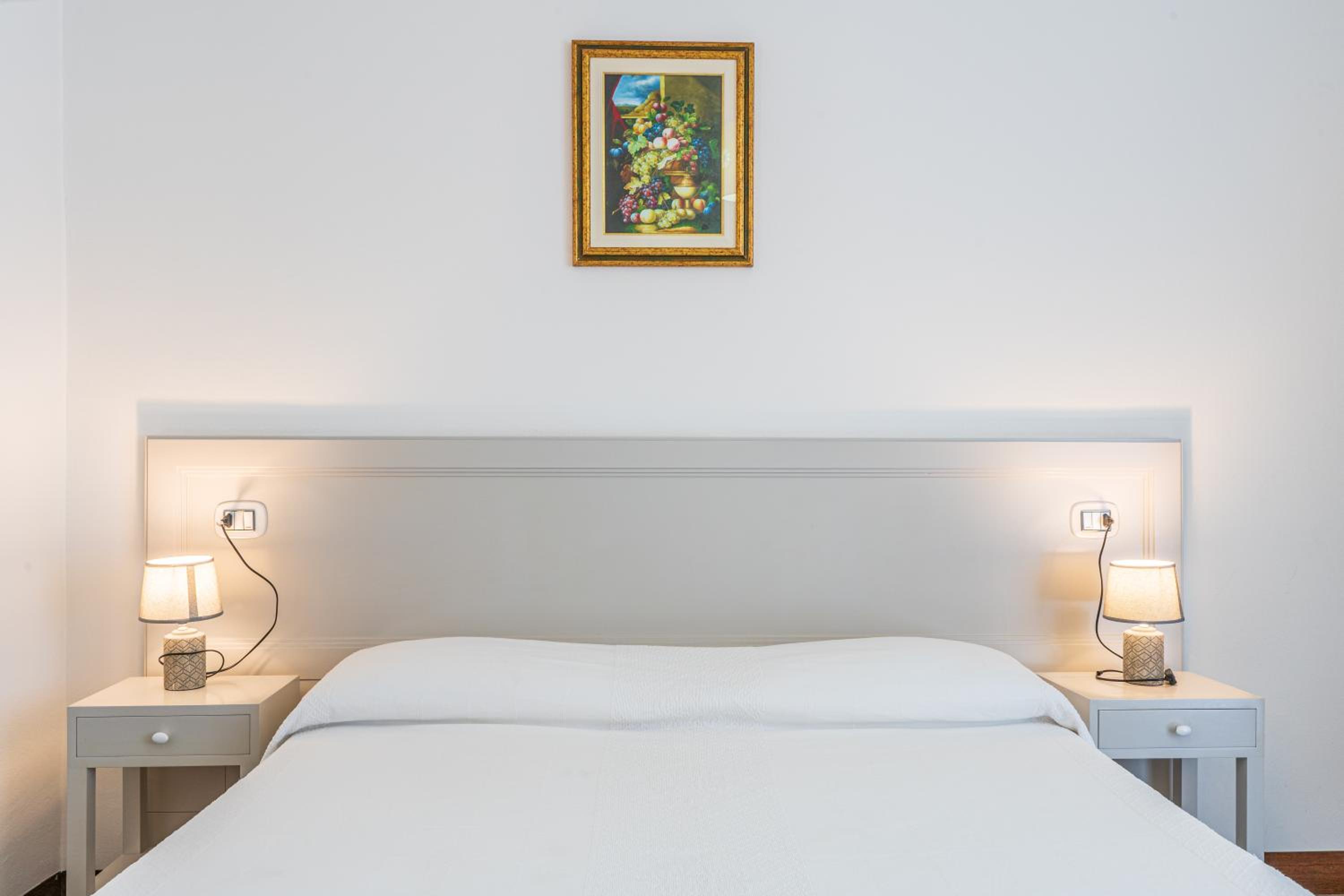 One-Bedroom Suite with Balcony - Photo 7