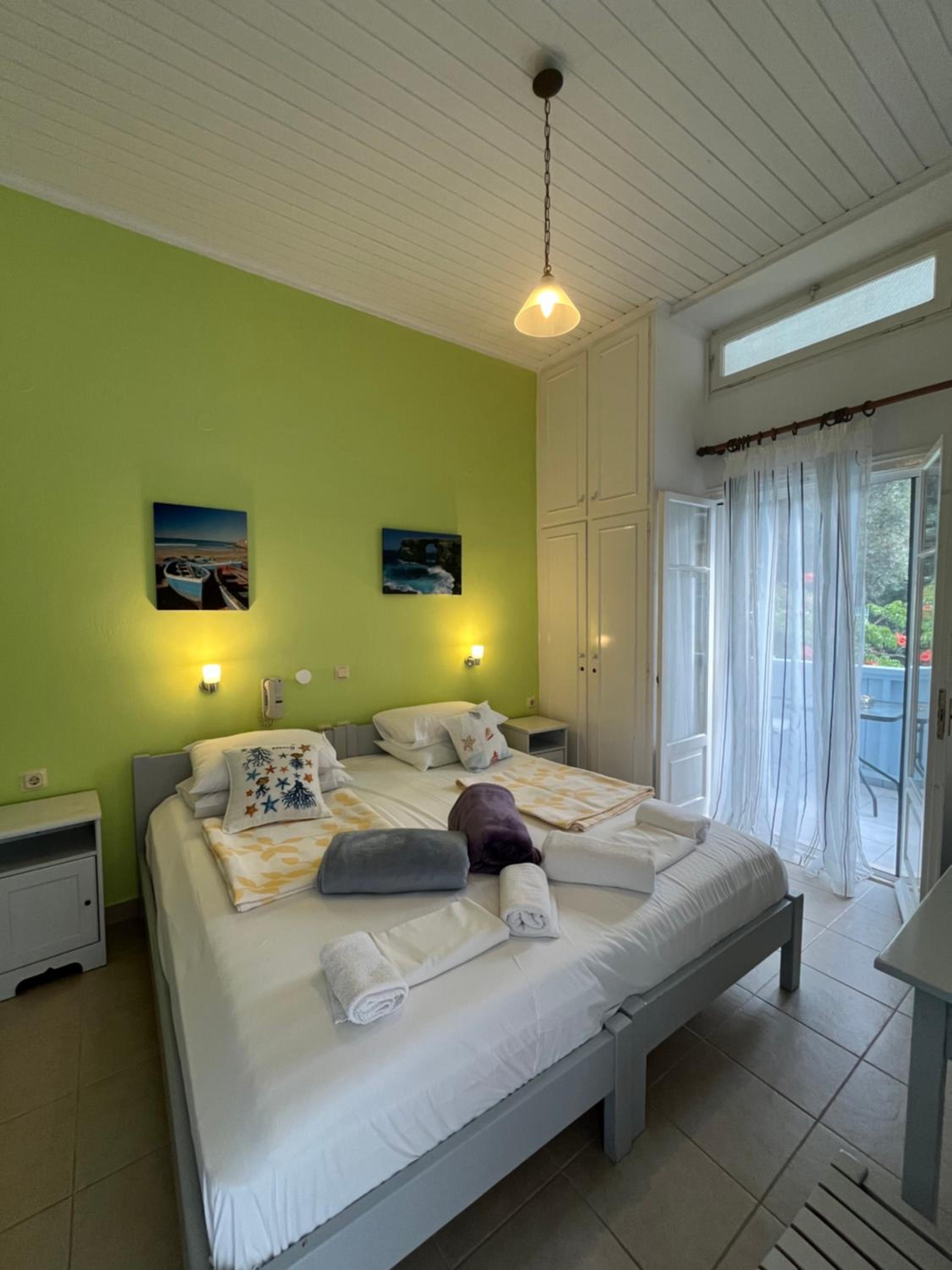 Standard Twin Room with Garden View
